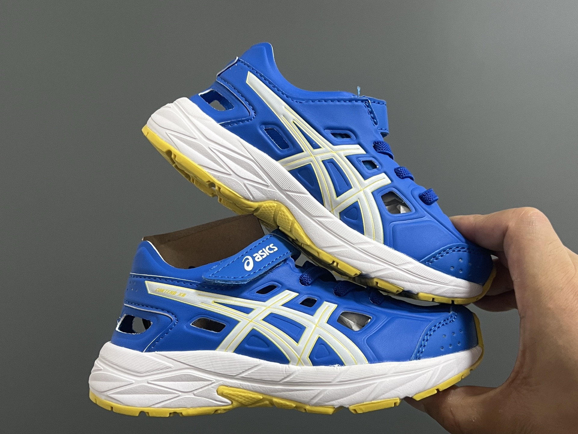 图片[9]-YSS新款XB儿童镂空魔术贴凉鞋 尺码：22-37码 小众的ASICS系列🔥 镂空设计，透气又舒适☁️ 魔术贴穿脱方便✌🏻 原装橡胶大底，耐磨耐穿✔️-选品中心