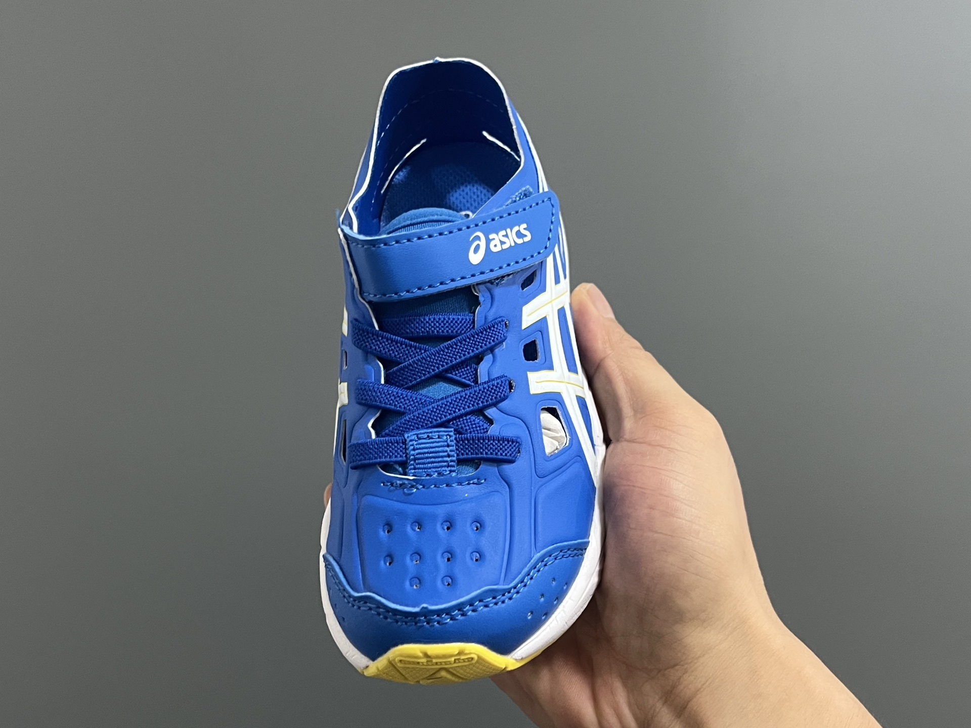 图片[3]-YSS新款XB儿童镂空魔术贴凉鞋 尺码：22-37码 小众的ASICS系列🔥 镂空设计，透气又舒适☁️ 魔术贴穿脱方便✌🏻 原装橡胶大底，耐磨耐穿✔️-选品中心