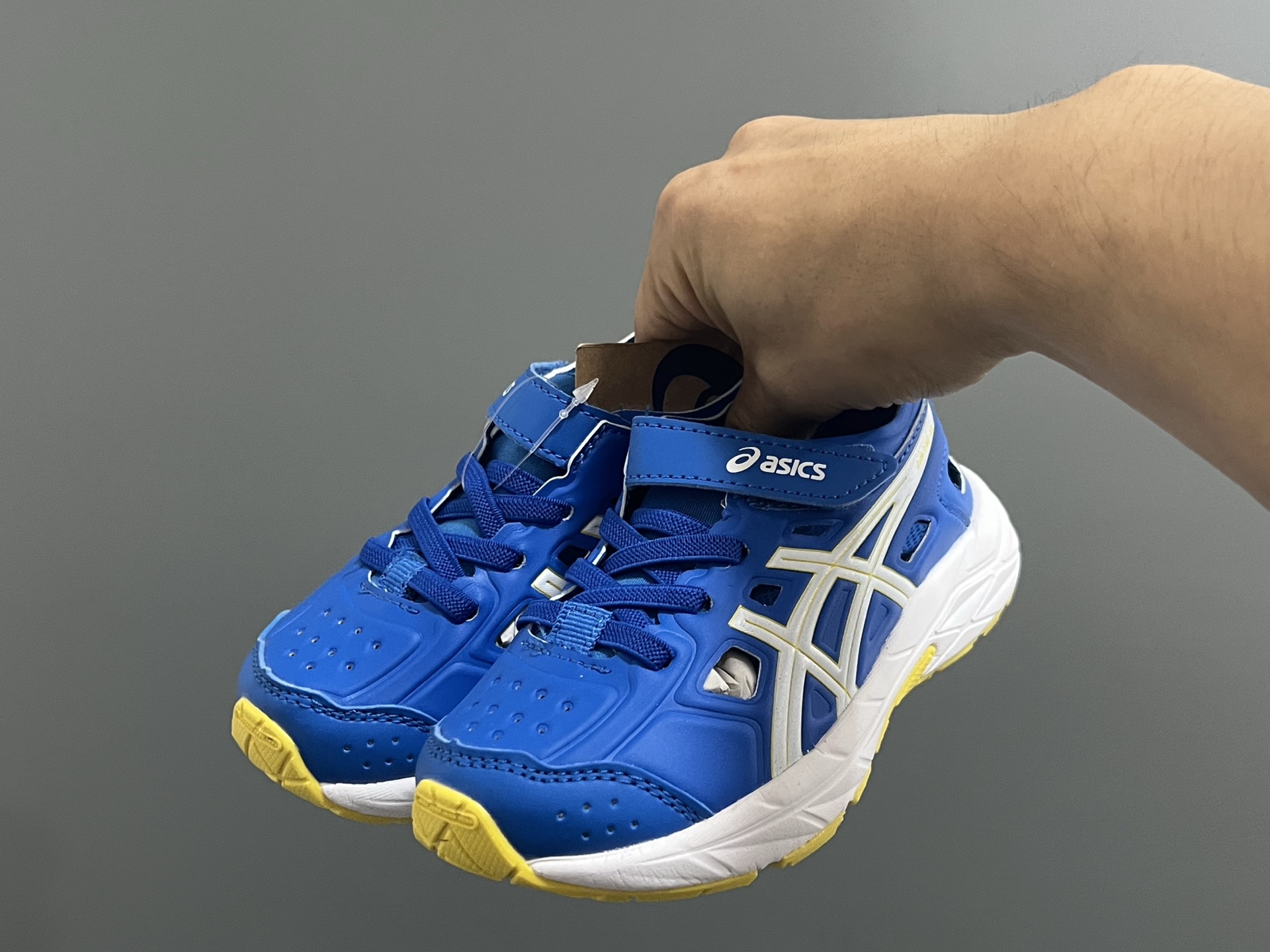 图片[2]-YSS新款XB儿童镂空魔术贴凉鞋 尺码：22-37码 小众的ASICS系列🔥 镂空设计，透气又舒适☁️ 魔术贴穿脱方便✌🏻 原装橡胶大底，耐磨耐穿✔️-选品中心