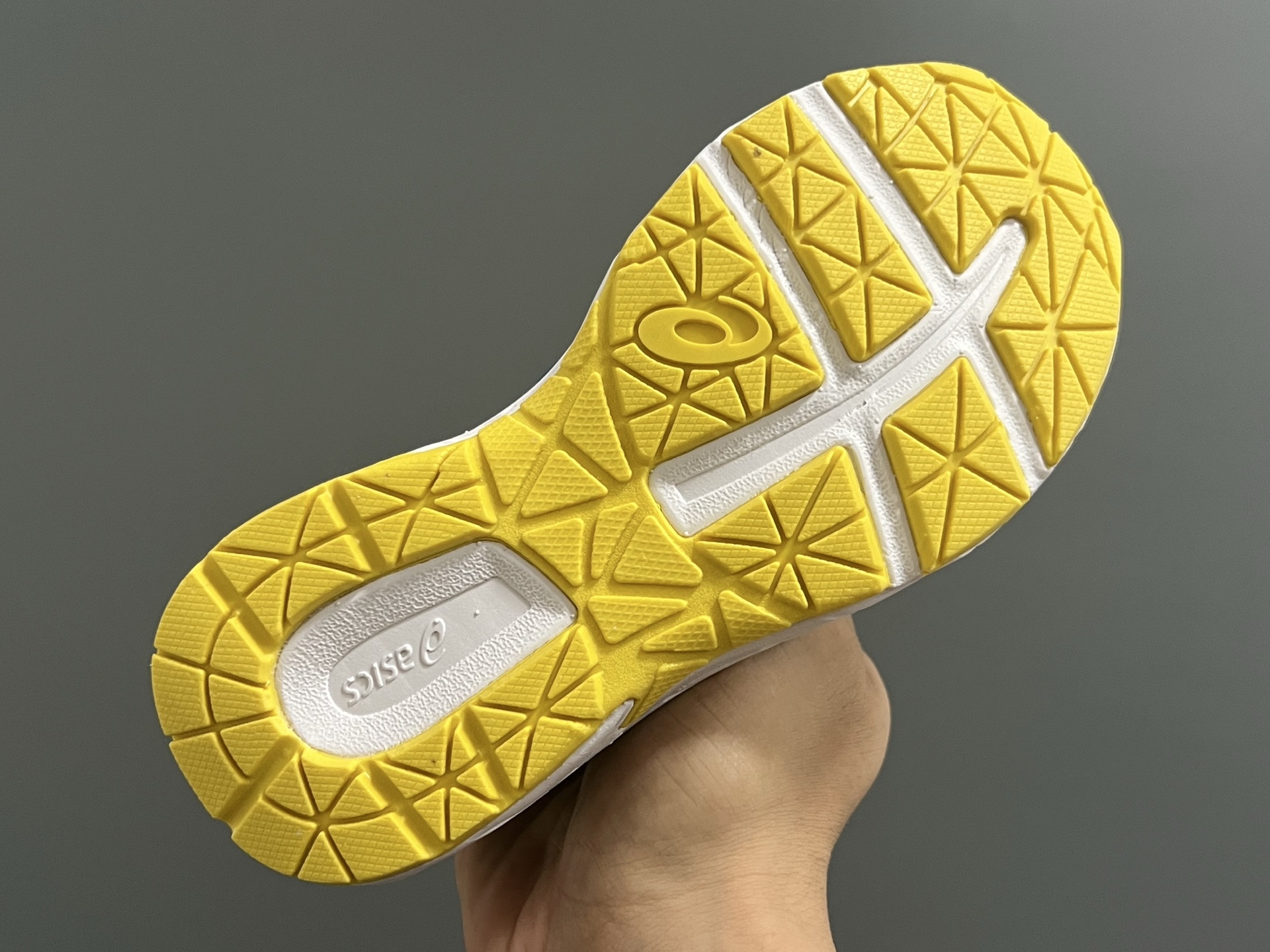 图片[5]-YSS新款XB儿童镂空魔术贴凉鞋 尺码：22-37码 小众的ASICS系列🔥 镂空设计，透气又舒适☁️ 魔术贴穿脱方便✌🏻 原装橡胶大底，耐磨耐穿✔️-选品中心