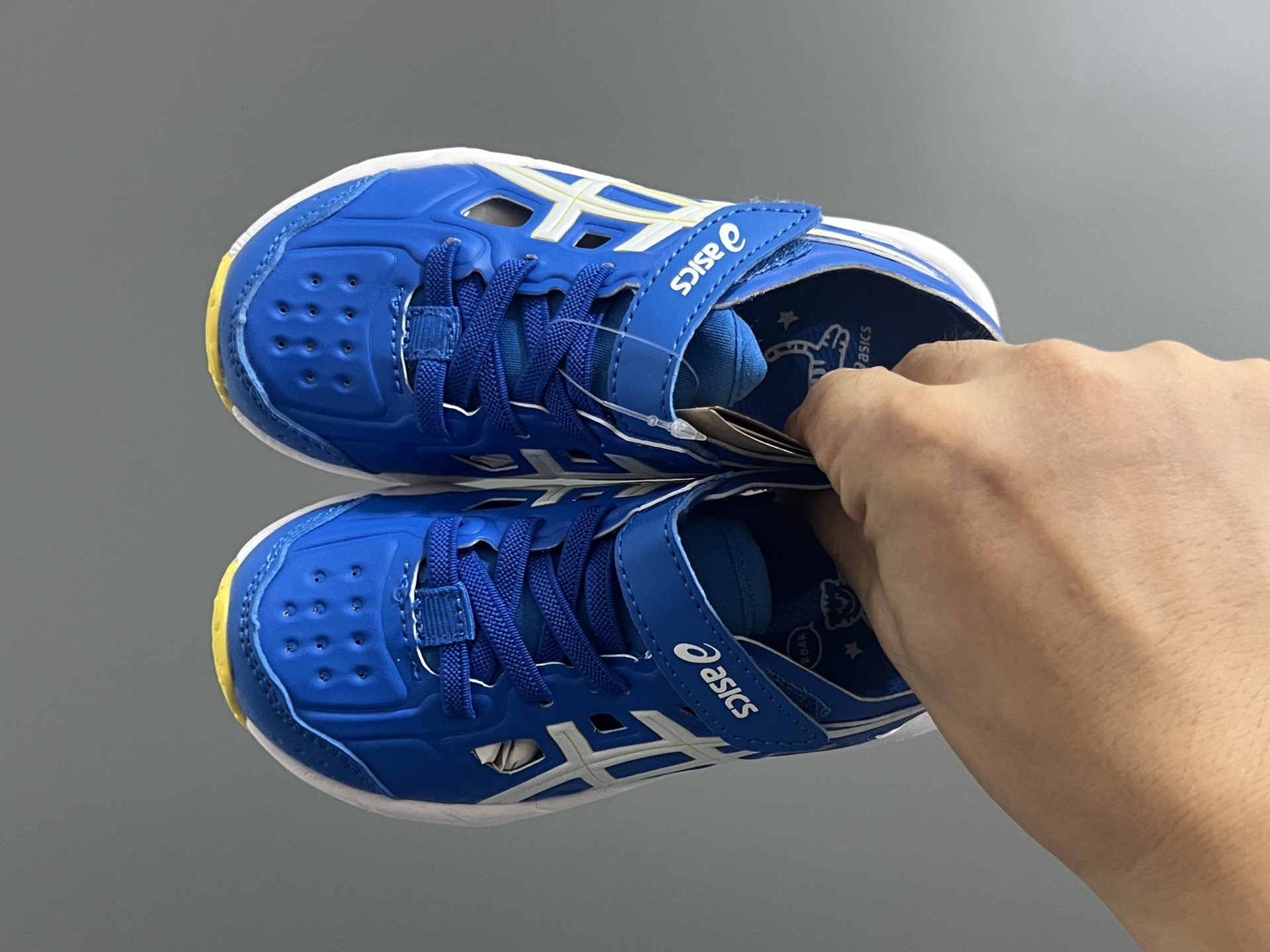 YSS新款XB儿童镂空魔术贴凉鞋 尺码：22-37码 小众的ASICS系列🔥 镂空设计，透气又舒适☁️ 魔术贴穿脱方便✌🏻 原装橡胶大底，耐磨耐穿✔️-选品中心