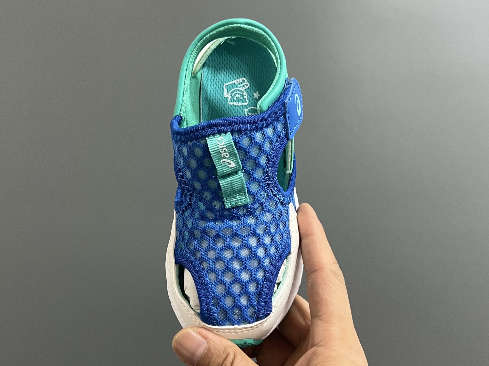 图片[7]-YSS新款夏天儿童网面凉鞋 尺码：22-37码 夏天就要来一双这样的镂空凉鞋🏝️ 镂空网面设计，透气又舒适☁️ 魔术贴穿脱方便✌🏻 原装橡胶大底，耐穿又耐磨✔️-选品中心