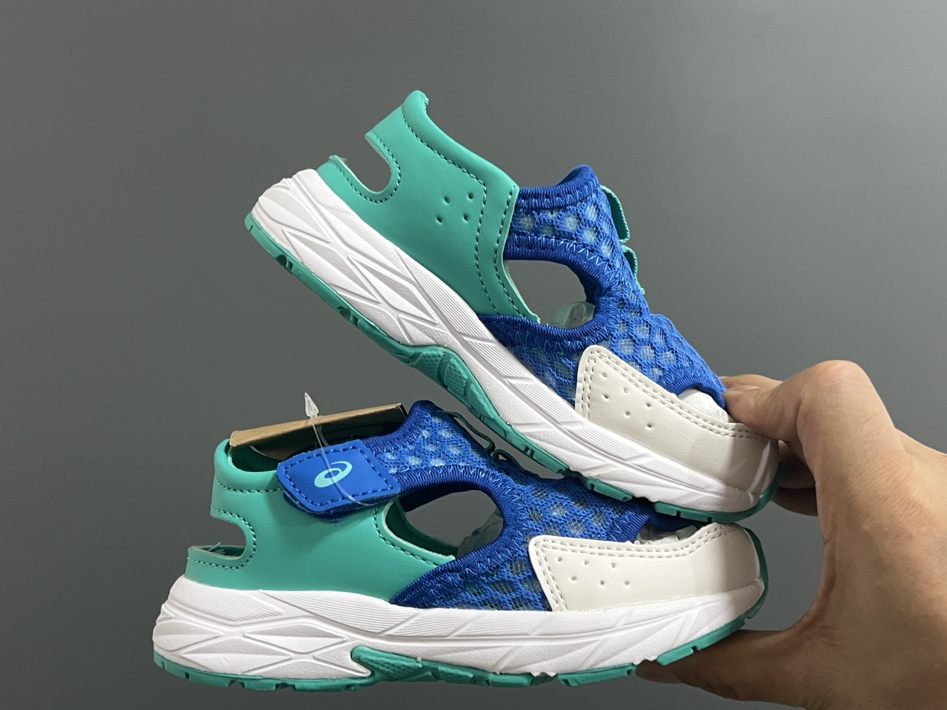 图片[9]-YSS新款夏天儿童网面凉鞋 尺码：22-37码 夏天就要来一双这样的镂空凉鞋🏝️ 镂空网面设计，透气又舒适☁️ 魔术贴穿脱方便✌🏻 原装橡胶大底，耐穿又耐磨✔️-选品中心