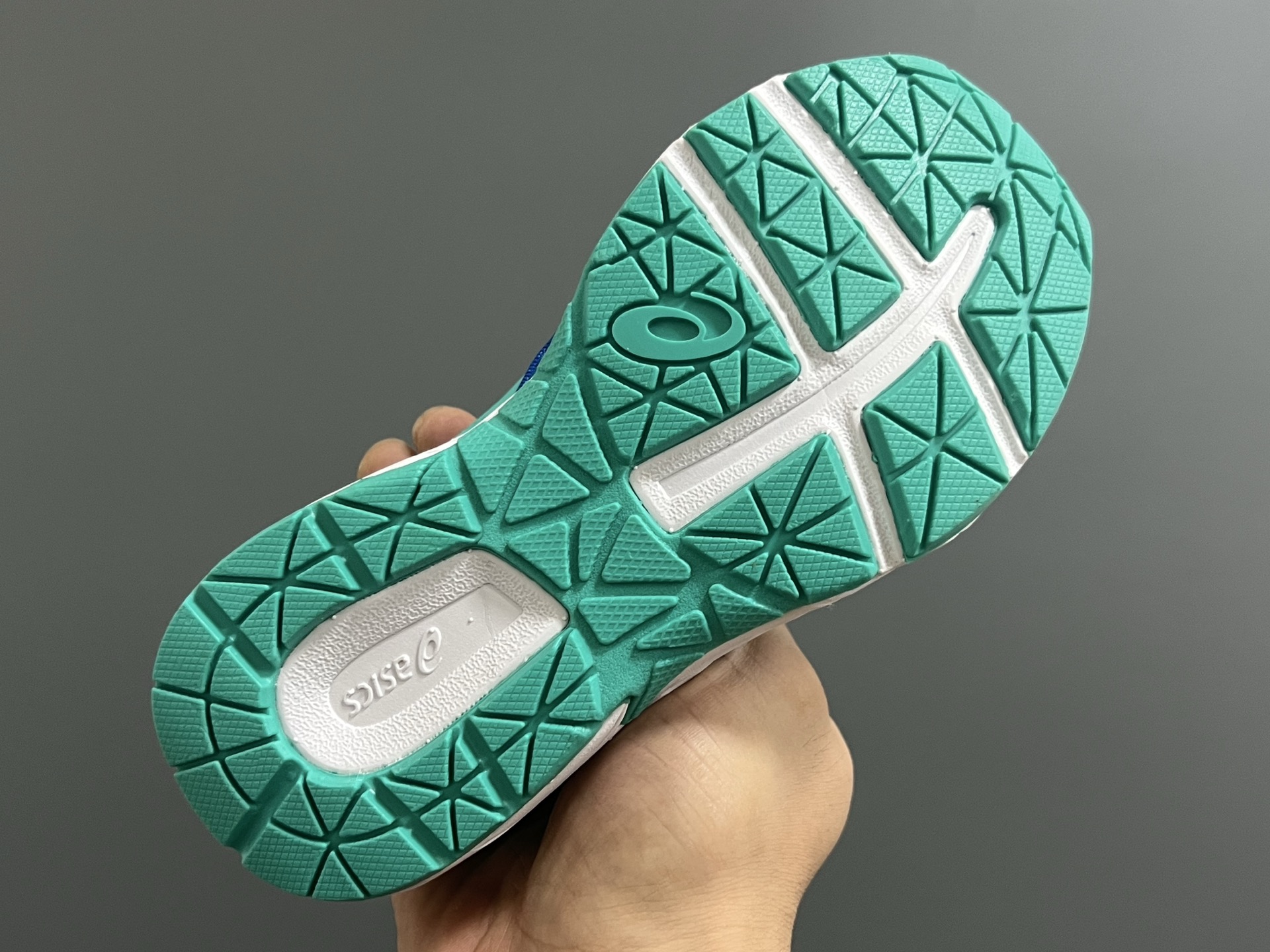 图片[8]-YSS新款夏天儿童网面凉鞋 尺码：22-37码 夏天就要来一双这样的镂空凉鞋🏝️ 镂空网面设计，透气又舒适☁️ 魔术贴穿脱方便✌🏻 原装橡胶大底，耐穿又耐磨✔️-选品中心