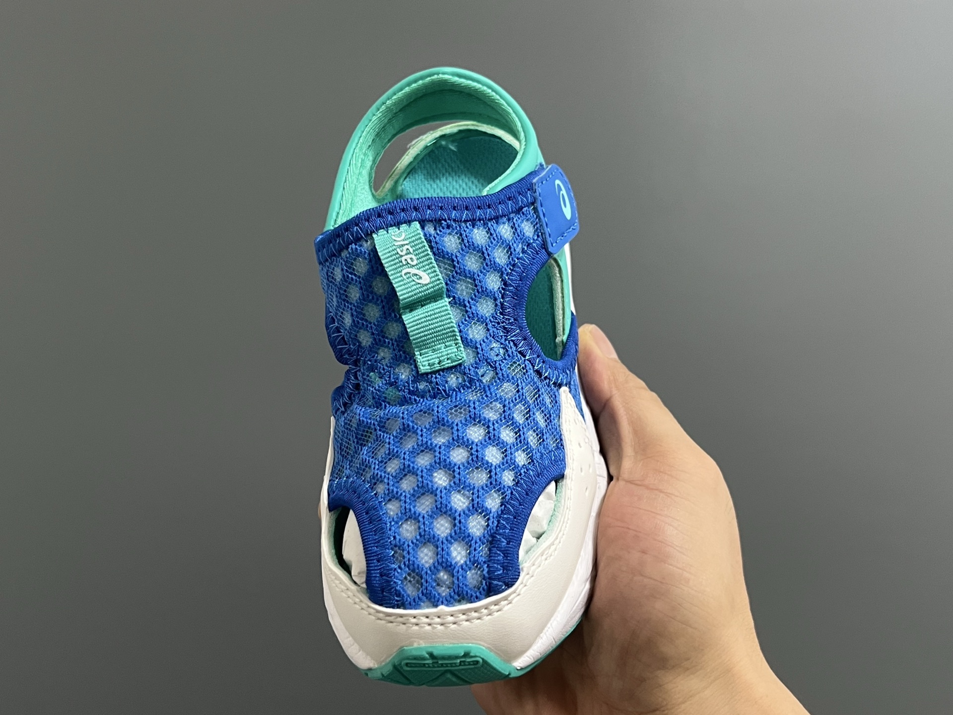 图片[3]-YSS新款夏天儿童网面凉鞋 尺码：22-37码 夏天就要来一双这样的镂空凉鞋🏝️ 镂空网面设计，透气又舒适☁️ 魔术贴穿脱方便✌🏻 原装橡胶大底，耐穿又耐磨✔️-选品中心