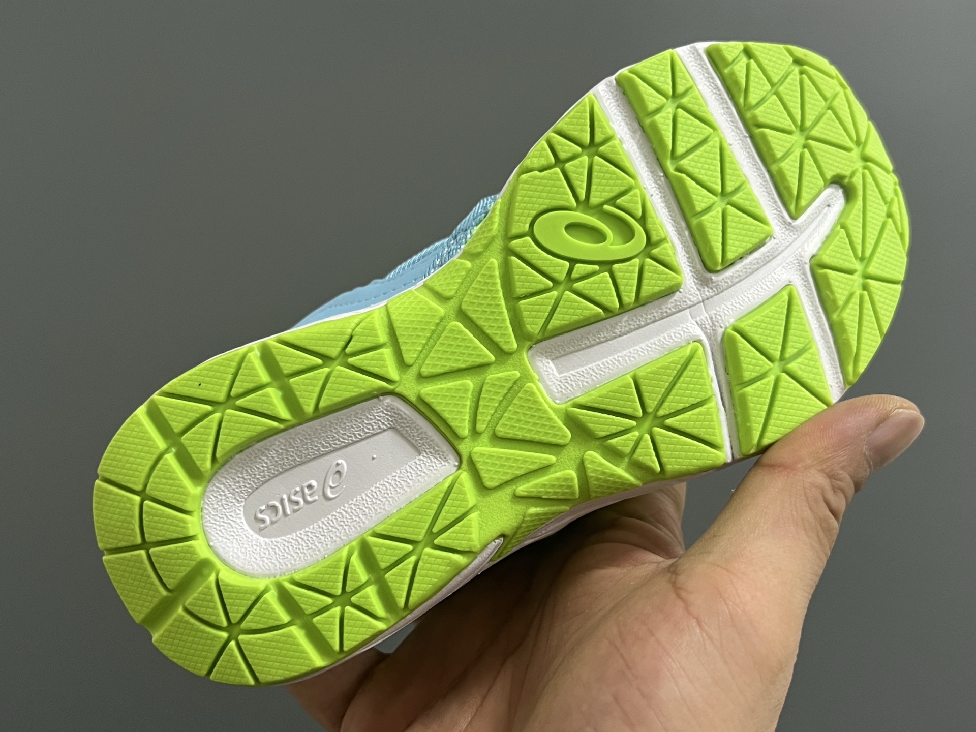 图片[7]-YSS新款夏天儿童网面凉鞋 尺码：22-37码 夏天就要来一双这样的镂空凉鞋🏝️ 镂空网面设计，透气又舒适☁️ 魔术贴穿脱方便✌🏻 原装橡胶大底，耐穿又耐磨✔️-选品中心