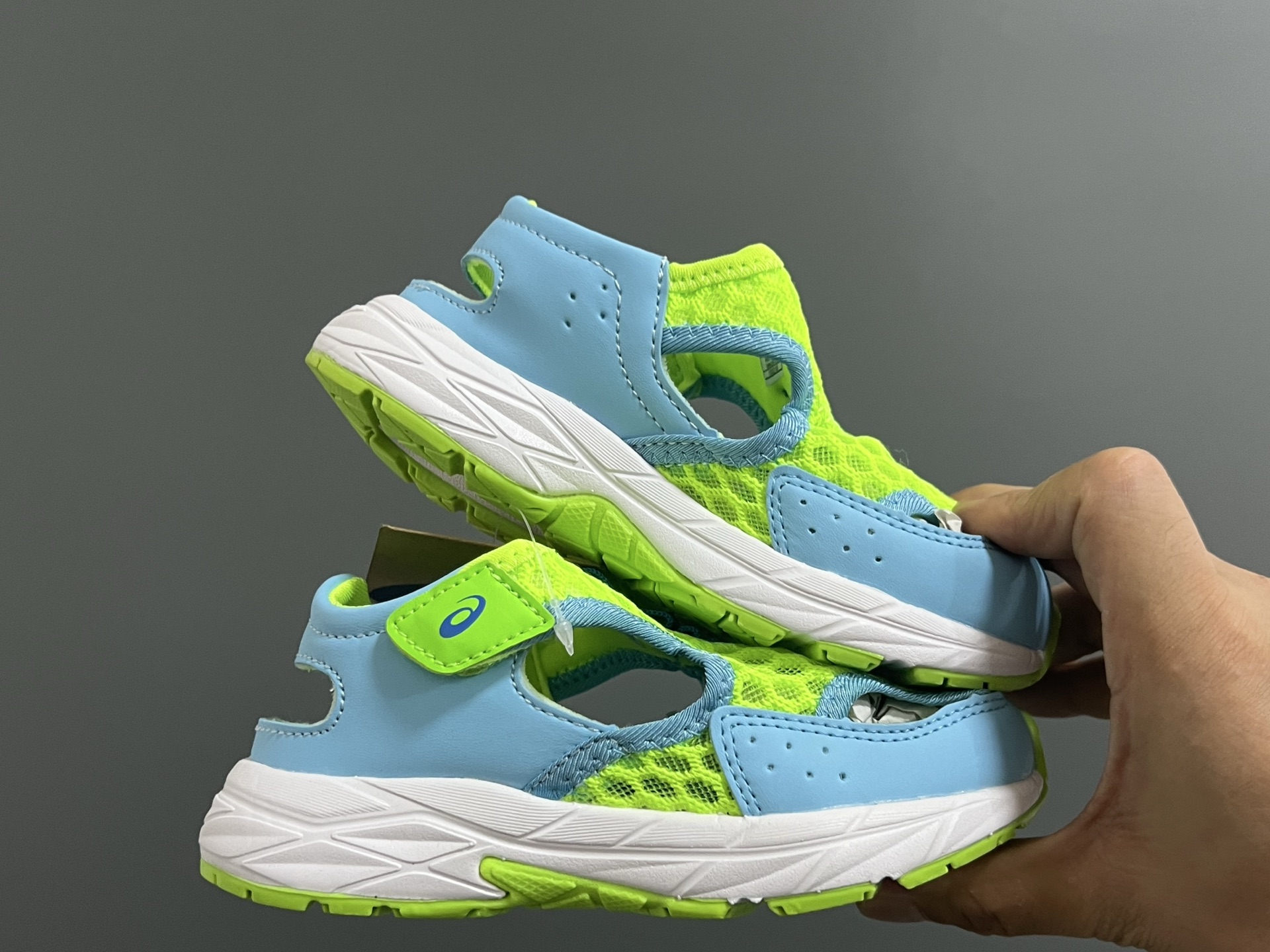 图片[9]-YSS新款夏天儿童网面凉鞋 尺码：22-37码 夏天就要来一双这样的镂空凉鞋🏝️ 镂空网面设计，透气又舒适☁️ 魔术贴穿脱方便✌🏻 原装橡胶大底，耐穿又耐磨✔️-选品中心