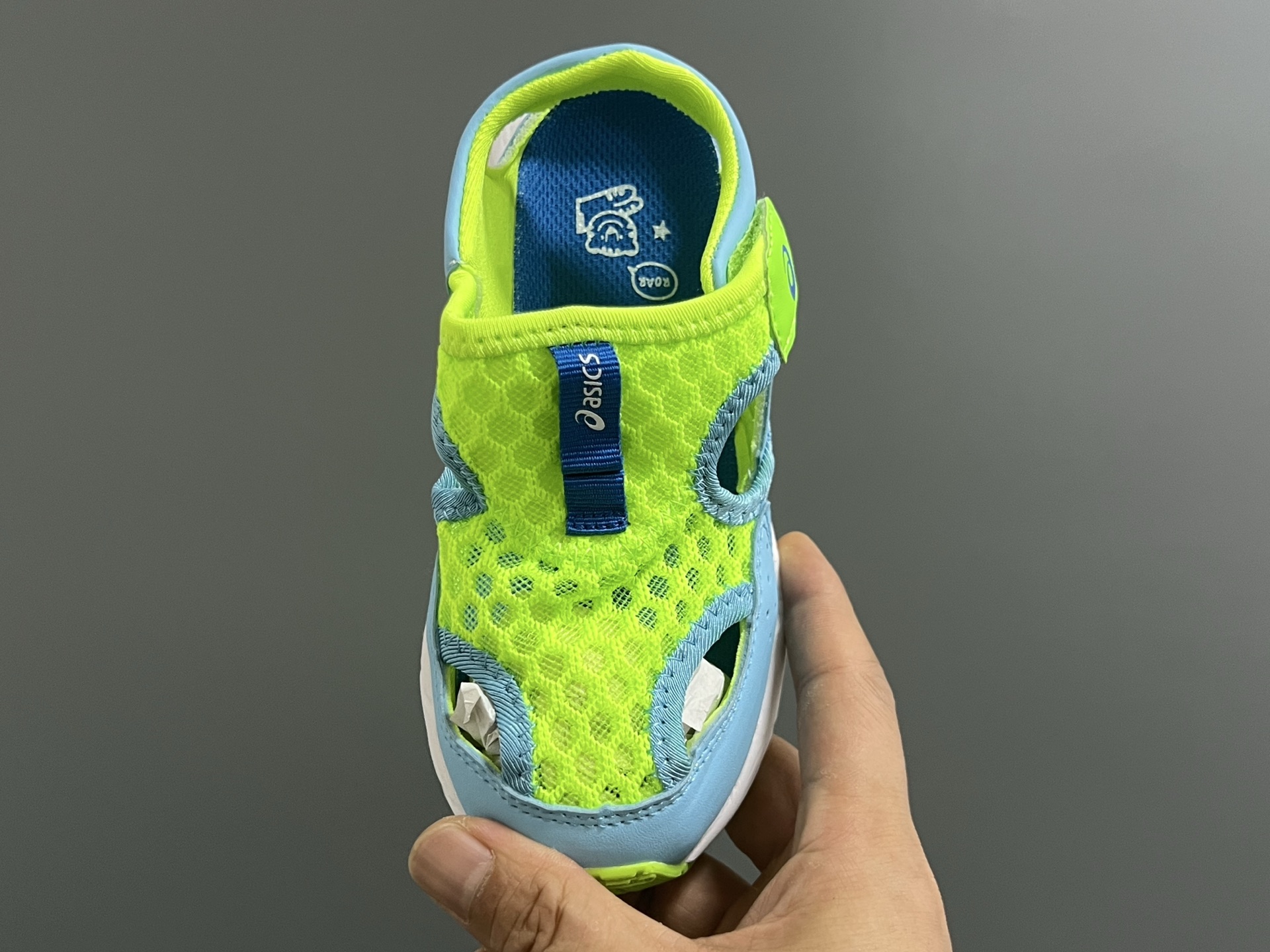 图片[8]-YSS新款夏天儿童网面凉鞋 尺码：22-37码 夏天就要来一双这样的镂空凉鞋🏝️ 镂空网面设计，透气又舒适☁️ 魔术贴穿脱方便✌🏻 原装橡胶大底，耐穿又耐磨✔️-选品中心