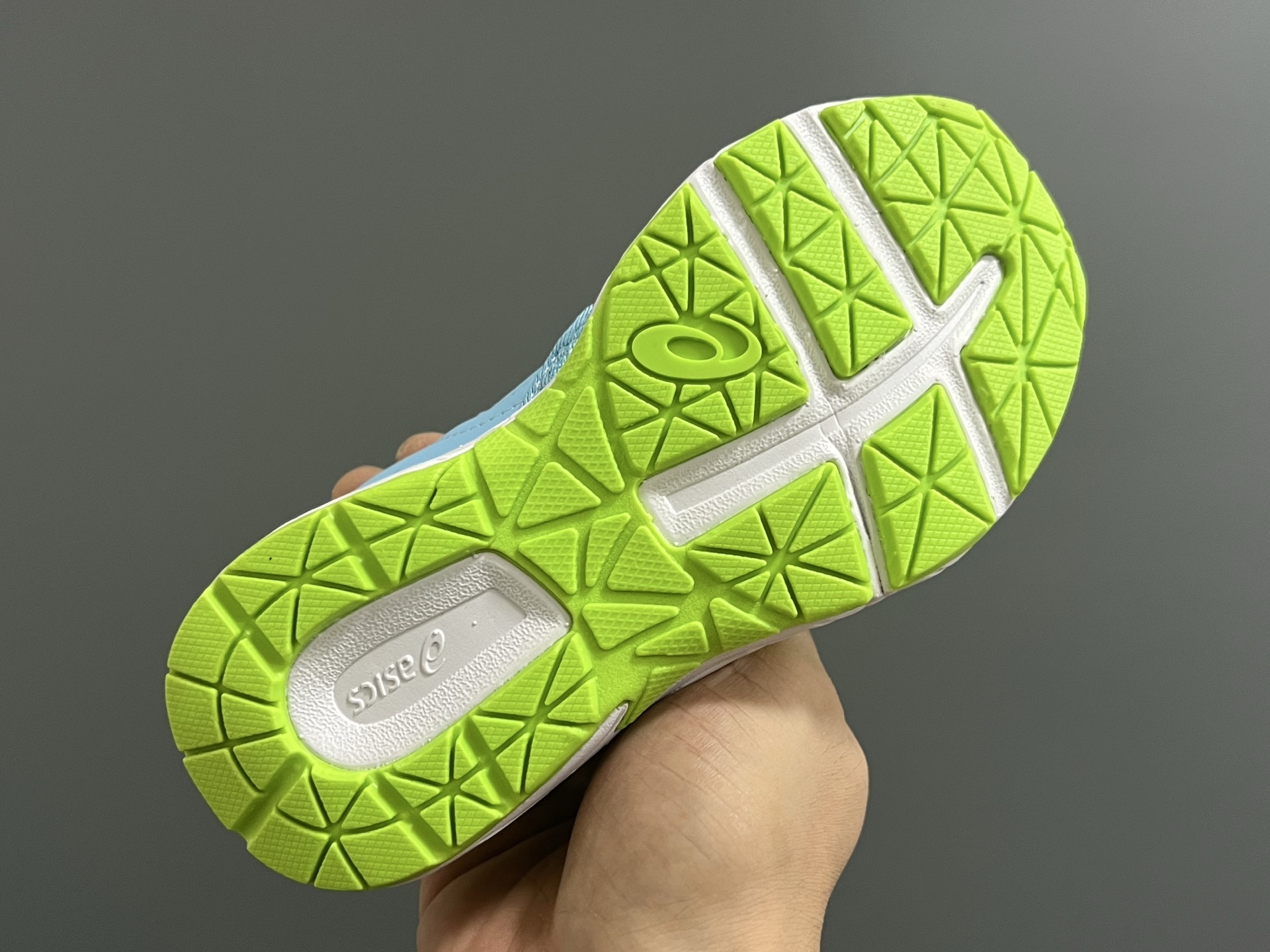 图片[6]-YSS新款夏天儿童网面凉鞋 尺码：22-37码 夏天就要来一双这样的镂空凉鞋🏝️ 镂空网面设计，透气又舒适☁️ 魔术贴穿脱方便✌🏻 原装橡胶大底，耐穿又耐磨✔️-选品中心