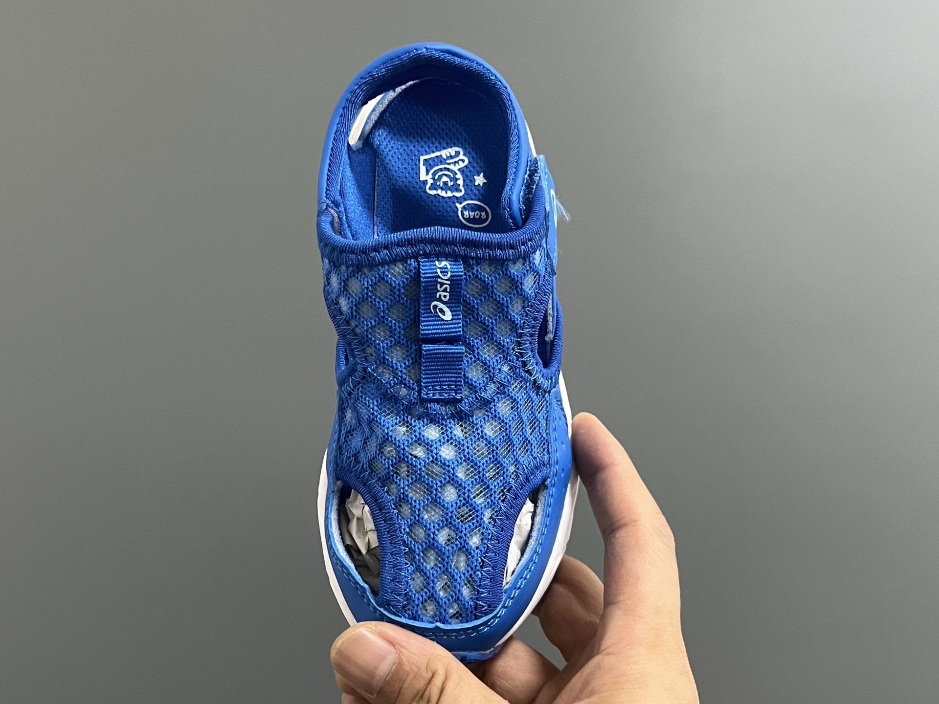 图片[7]-YSS新款夏天儿童网面凉鞋 尺码：22-37码 夏天就要来一双这样的镂空凉鞋🏝️ 镂空网面设计，透气又舒适☁️ 魔术贴穿脱方便✌🏻 原装橡胶大底，耐穿又耐磨✔️-选品中心