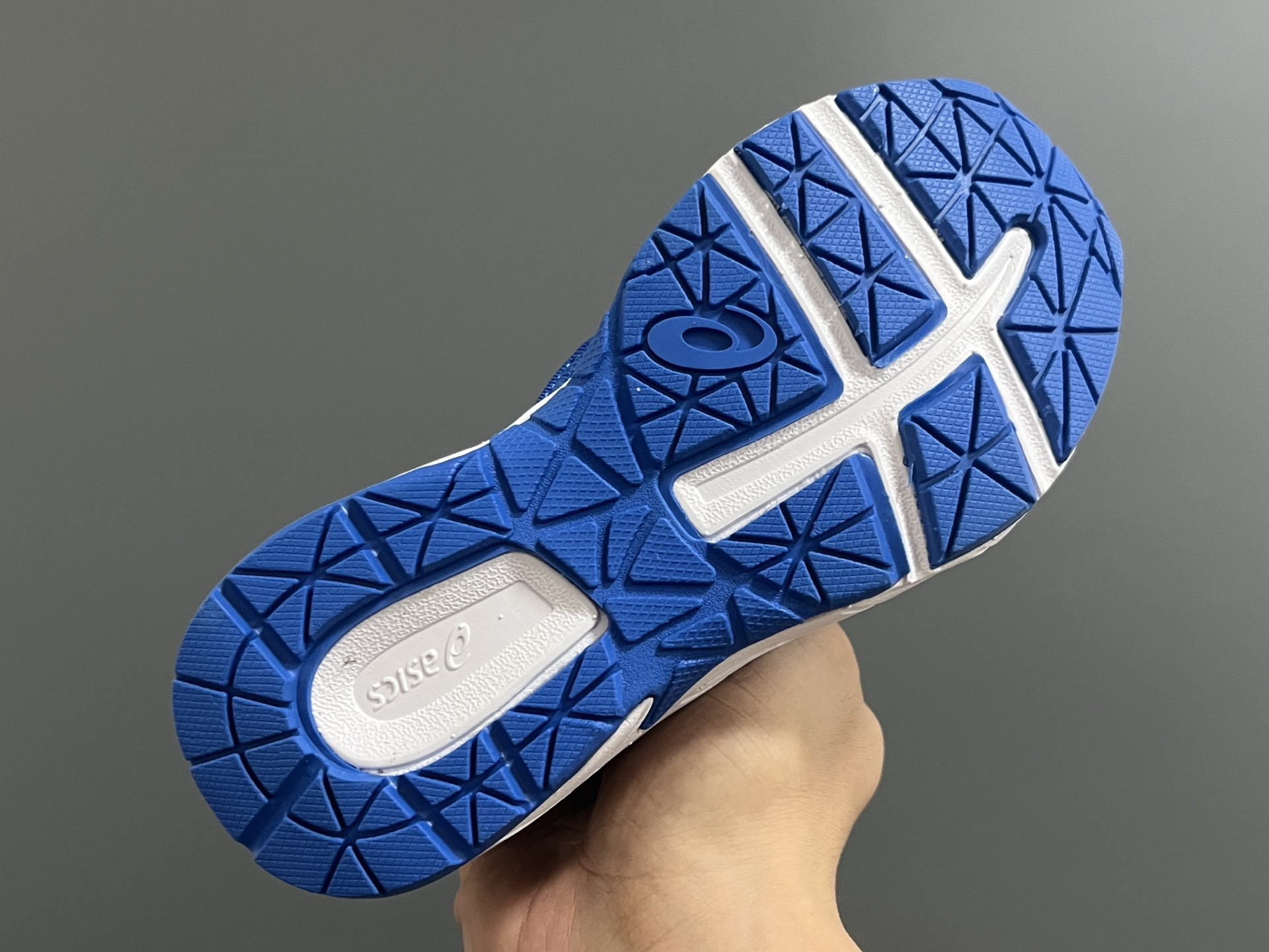 图片[8]-YSS新款夏天儿童网面凉鞋 尺码：22-37码 夏天就要来一双这样的镂空凉鞋🏝️ 镂空网面设计，透气又舒适☁️ 魔术贴穿脱方便✌🏻 原装橡胶大底，耐穿又耐磨✔️-选品中心