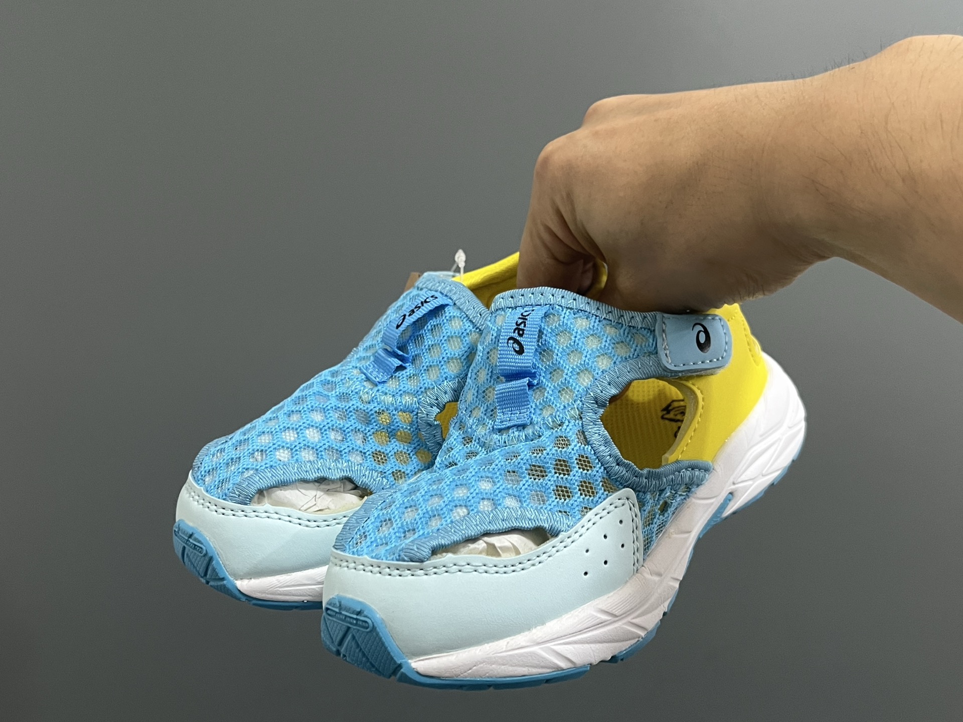 图片[2]-YSS新款夏天儿童网面凉鞋 尺码：22-37码 夏天就要来一双这样的镂空凉鞋🏝️ 镂空网面设计，透气又舒适☁️ 魔术贴穿脱方便✌🏻 原装橡胶大底，耐穿又耐磨✔️-选品中心