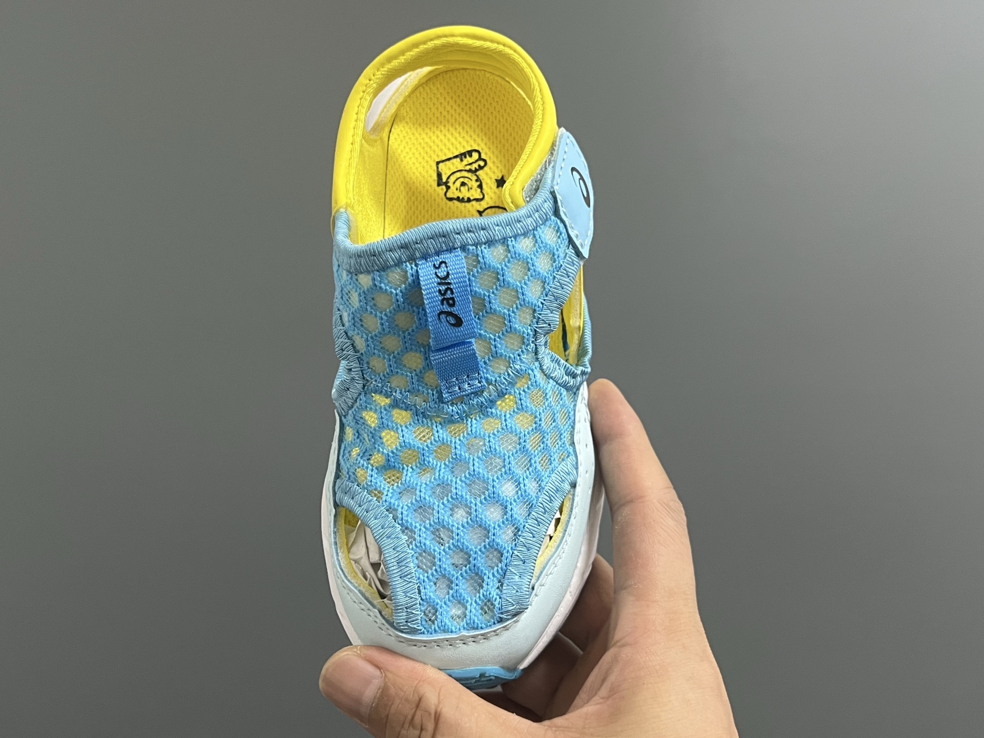 图片[8]-YSS新款夏天儿童网面凉鞋 尺码：22-37码 夏天就要来一双这样的镂空凉鞋🏝️ 镂空网面设计，透气又舒适☁️ 魔术贴穿脱方便✌🏻 原装橡胶大底，耐穿又耐磨✔️-选品中心