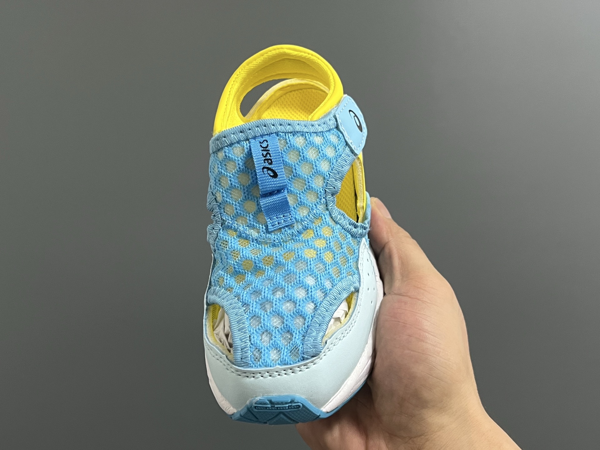 图片[3]-YSS新款夏天儿童网面凉鞋 尺码：22-37码 夏天就要来一双这样的镂空凉鞋🏝️ 镂空网面设计，透气又舒适☁️ 魔术贴穿脱方便✌🏻 原装橡胶大底，耐穿又耐磨✔️-选品中心