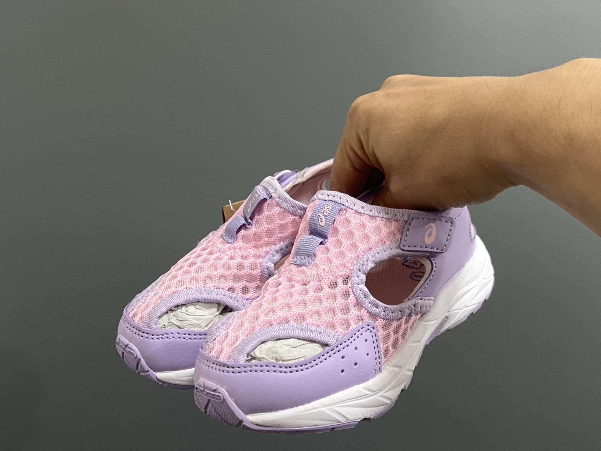 图片[2]-YSS新款夏天儿童网面凉鞋 尺码：22-37码 夏天就要来一双这样的镂空凉鞋🏝️ 镂空网面设计，透气又舒适☁️ 魔术贴穿脱方便✌🏻 原装橡胶大底，耐穿又耐磨✔️-选品中心