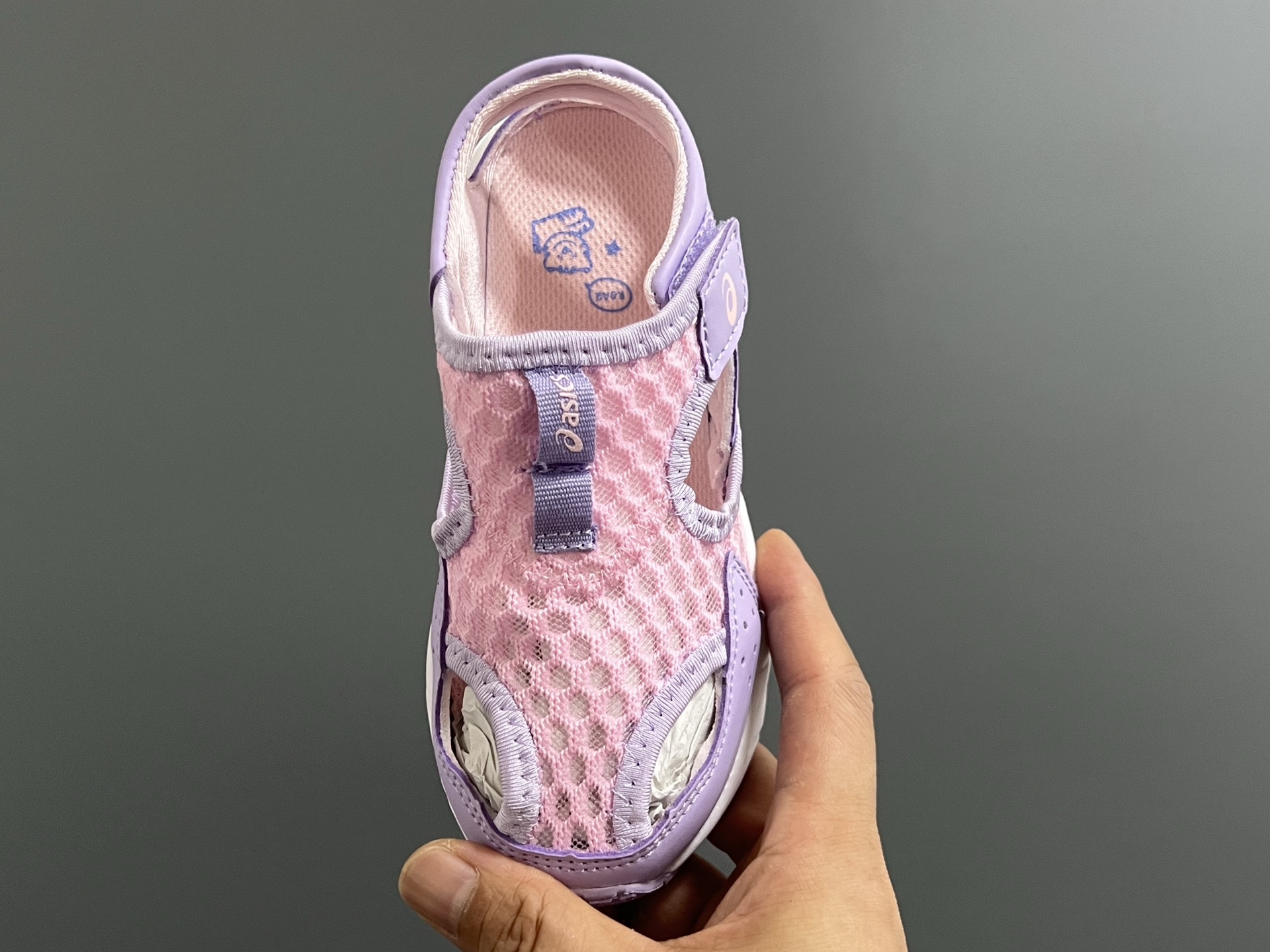 图片[8]-YSS新款夏天儿童网面凉鞋 尺码：22-37码 夏天就要来一双这样的镂空凉鞋🏝️ 镂空网面设计，透气又舒适☁️ 魔术贴穿脱方便✌🏻 原装橡胶大底，耐穿又耐磨✔️-选品中心