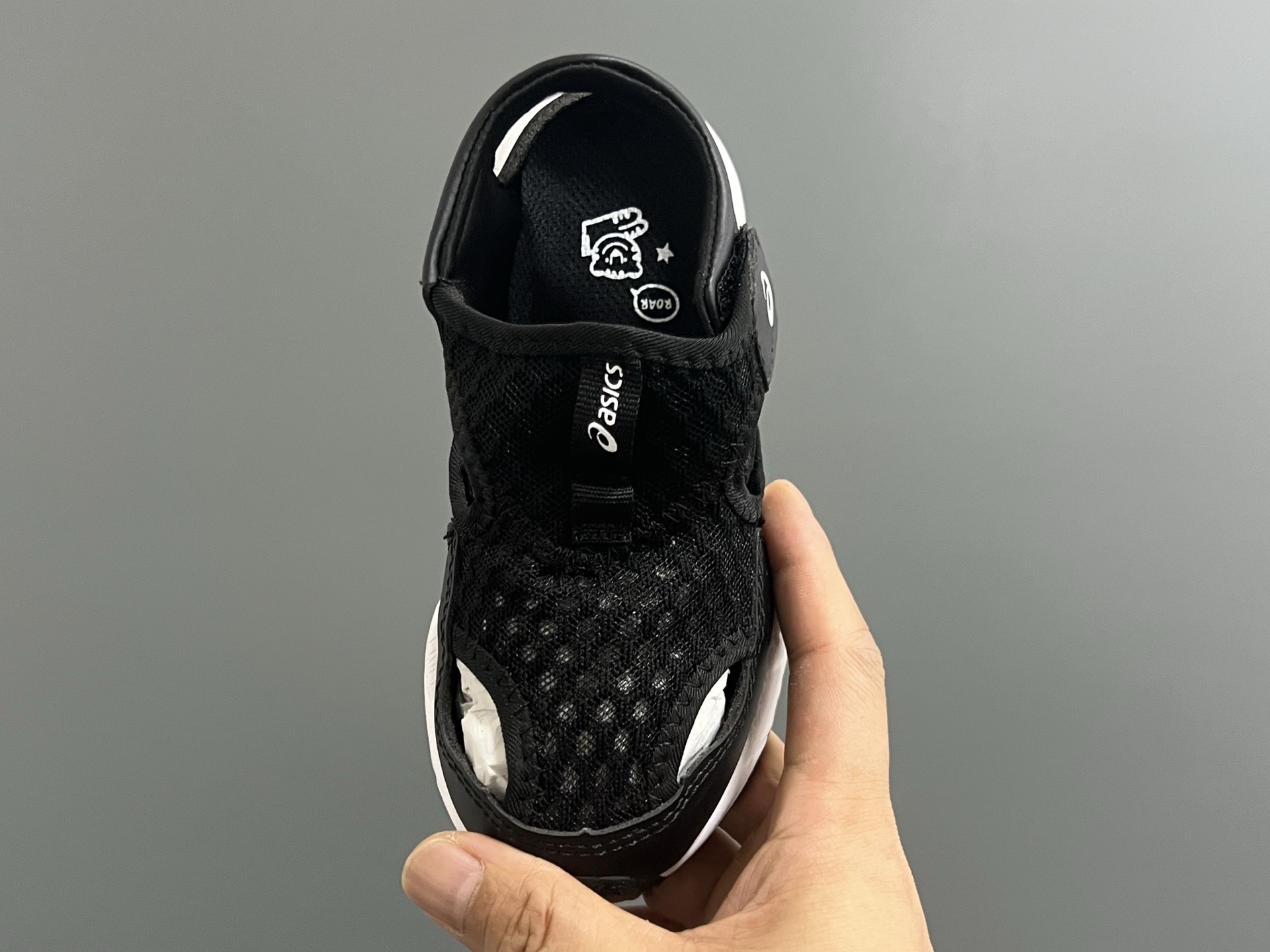 图片[8]-YSS新款夏天儿童网面凉鞋 尺码：22-37码 夏天就要来一双这样的镂空凉鞋🏝️ 镂空网面设计，透气又舒适☁️ 魔术贴穿脱方便✌🏻 原装橡胶大底，耐穿又耐磨✔️-选品中心