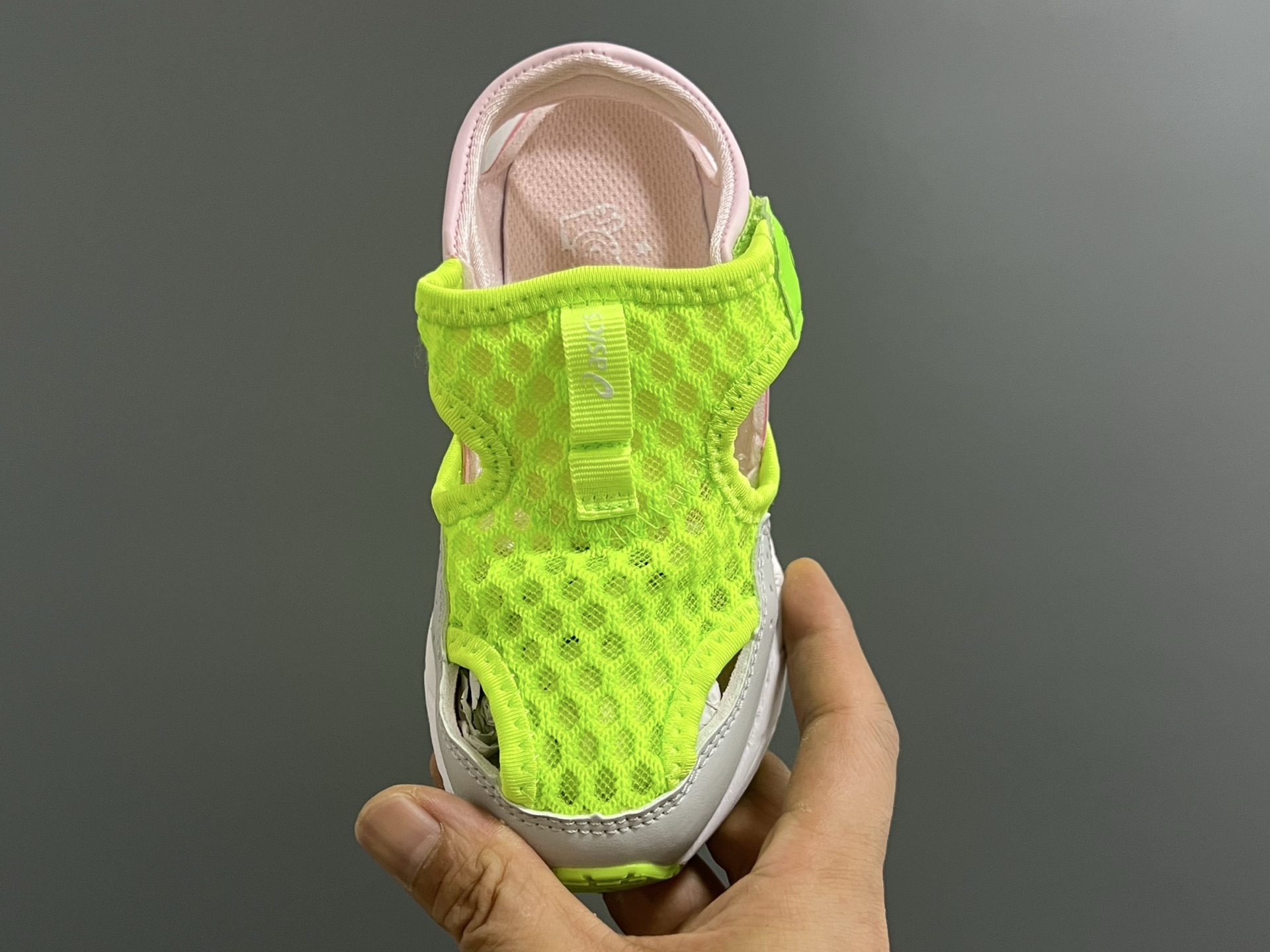 图片[8]-YSS新款夏天儿童网面凉鞋 尺码：22-37码 夏天就要来一双这样的镂空凉鞋🏝️ 镂空网面设计，透气又舒适☁️ 魔术贴穿脱方便✌🏻 原装橡胶大底，耐穿又耐磨✔️-选品中心