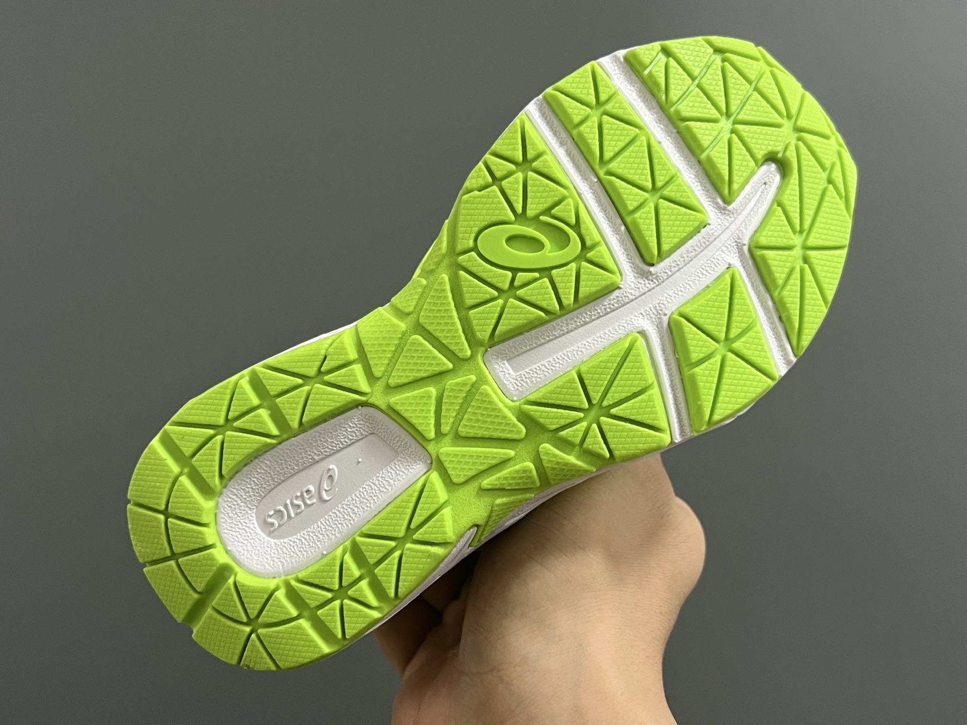 图片[5]-YSS新款夏天儿童网面凉鞋 尺码：22-37码 夏天就要来一双这样的镂空凉鞋🏝️ 镂空网面设计，透气又舒适☁️ 魔术贴穿脱方便✌🏻 原装橡胶大底，耐穿又耐磨✔️-选品中心