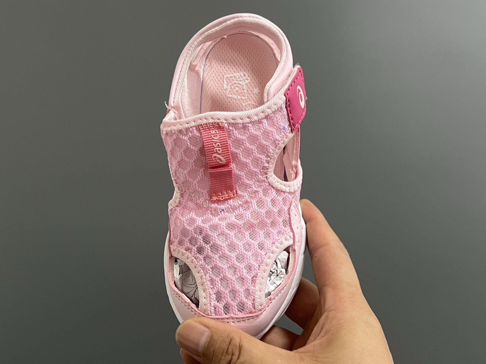 图片[8]-YSS新款夏天儿童网面凉鞋 尺码：22-37码 夏天就要来一双这样的镂空凉鞋🏝️ 镂空网面设计，透气又舒适☁️ 魔术贴穿脱方便✌🏻 原装橡胶大底，耐穿又耐磨✔️-选品中心