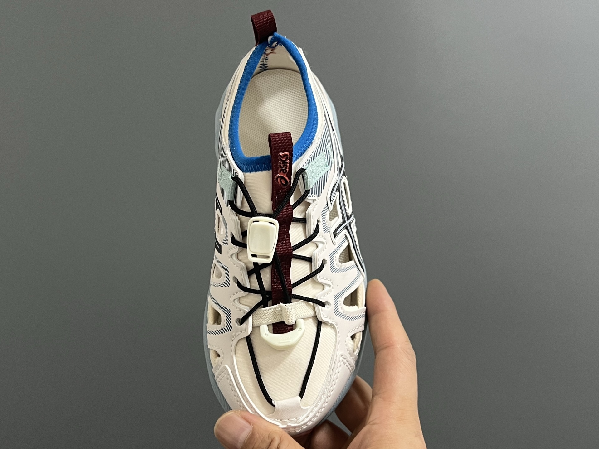 图片[8]-海外版YSS新款GEL- SONOMASE 儿童镂空沙滩凉鞋 尺码：27-39码 经典镂空设计，透气又舒适☁️ 松紧扣设计，穿脱超方便✌🏻 原装耐磨防滑大底，脚感超赞👍🏻-选品中心