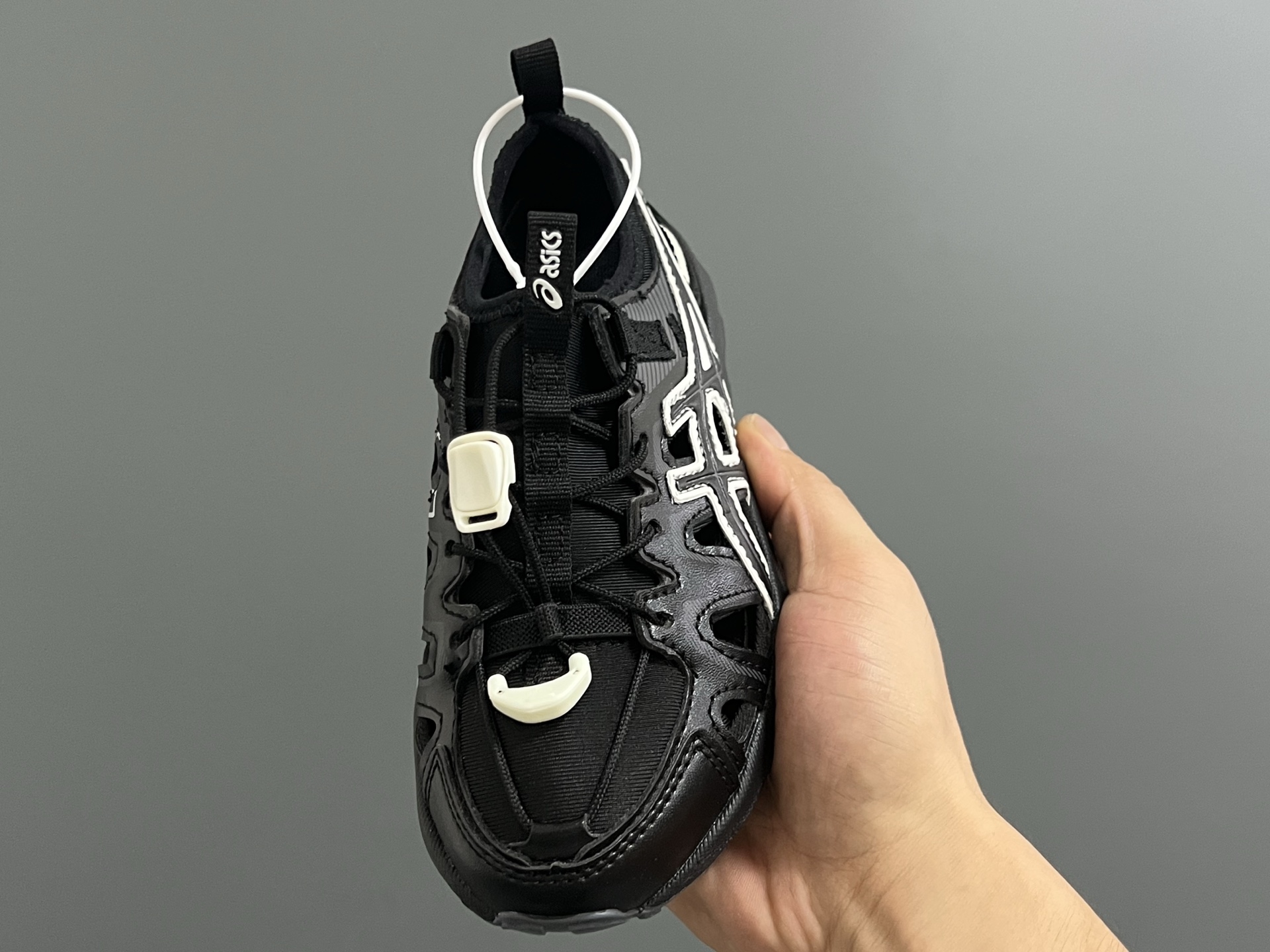 图片[3]-海外版YSS新款GEL- SONOMASE 儿童镂空沙滩凉鞋 尺码：27-39码 经典镂空设计，透气又舒适☁️ 松紧扣设计，穿脱超方便✌🏻 原装耐磨防滑大底，脚感超赞👍🏻-选品中心