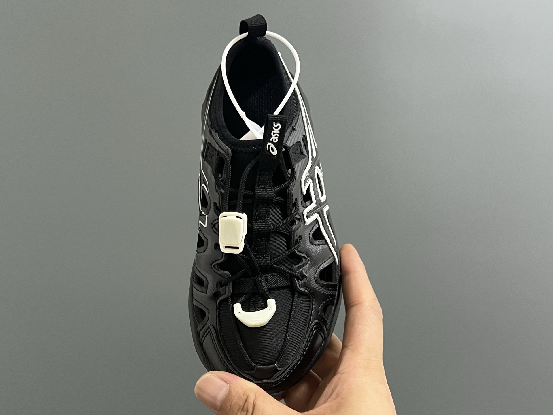 图片[7]-海外版YSS新款GEL- SONOMASE 儿童镂空沙滩凉鞋 尺码：27-39码 经典镂空设计，透气又舒适☁️ 松紧扣设计，穿脱超方便✌🏻 原装耐磨防滑大底，脚感超赞👍🏻-选品中心