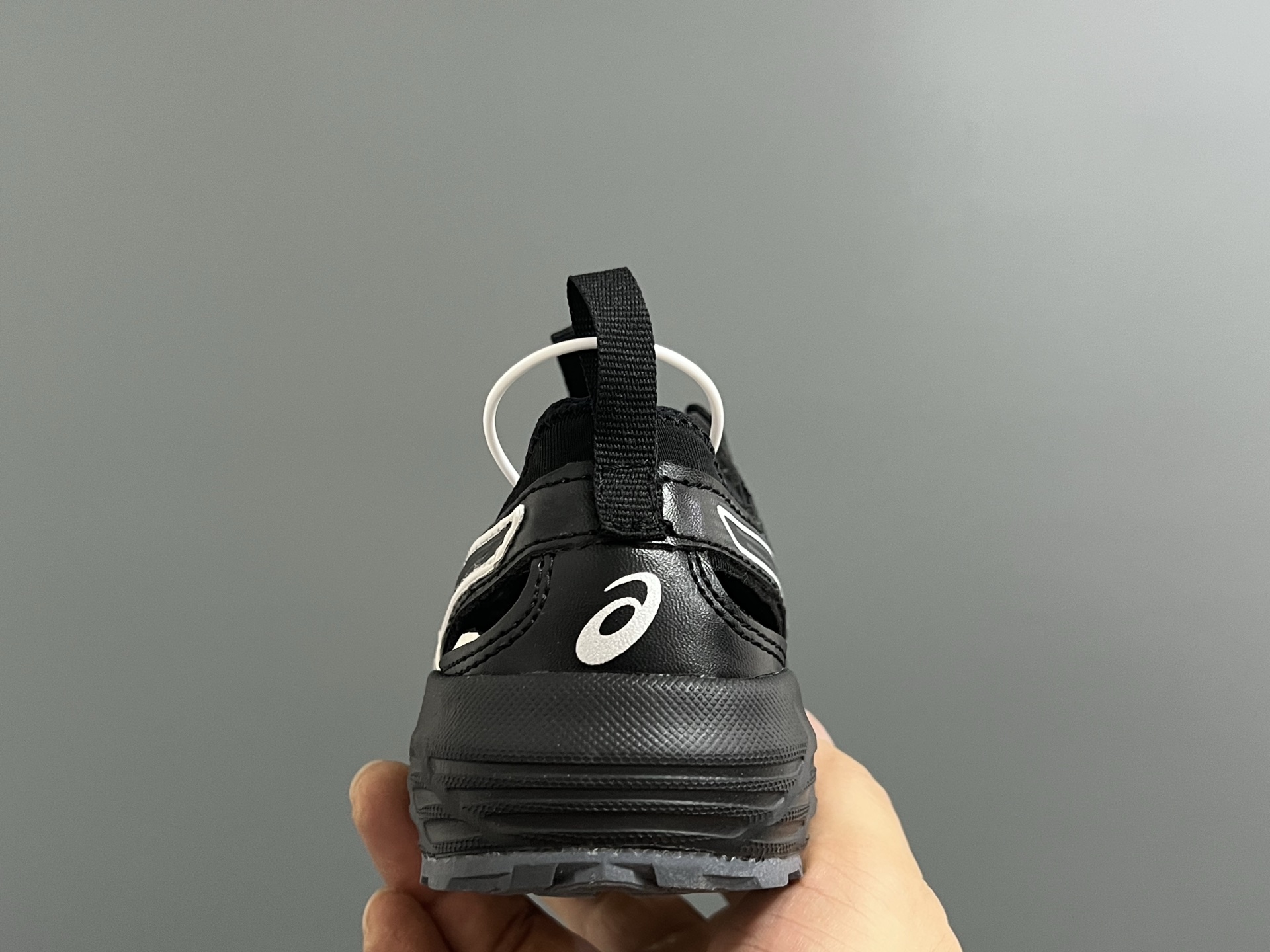 图片[8]-海外版YSS新款GEL- SONOMASE 儿童镂空沙滩凉鞋 尺码：27-39码 经典镂空设计，透气又舒适☁️ 松紧扣设计，穿脱超方便✌🏻 原装耐磨防滑大底，脚感超赞👍🏻-选品中心