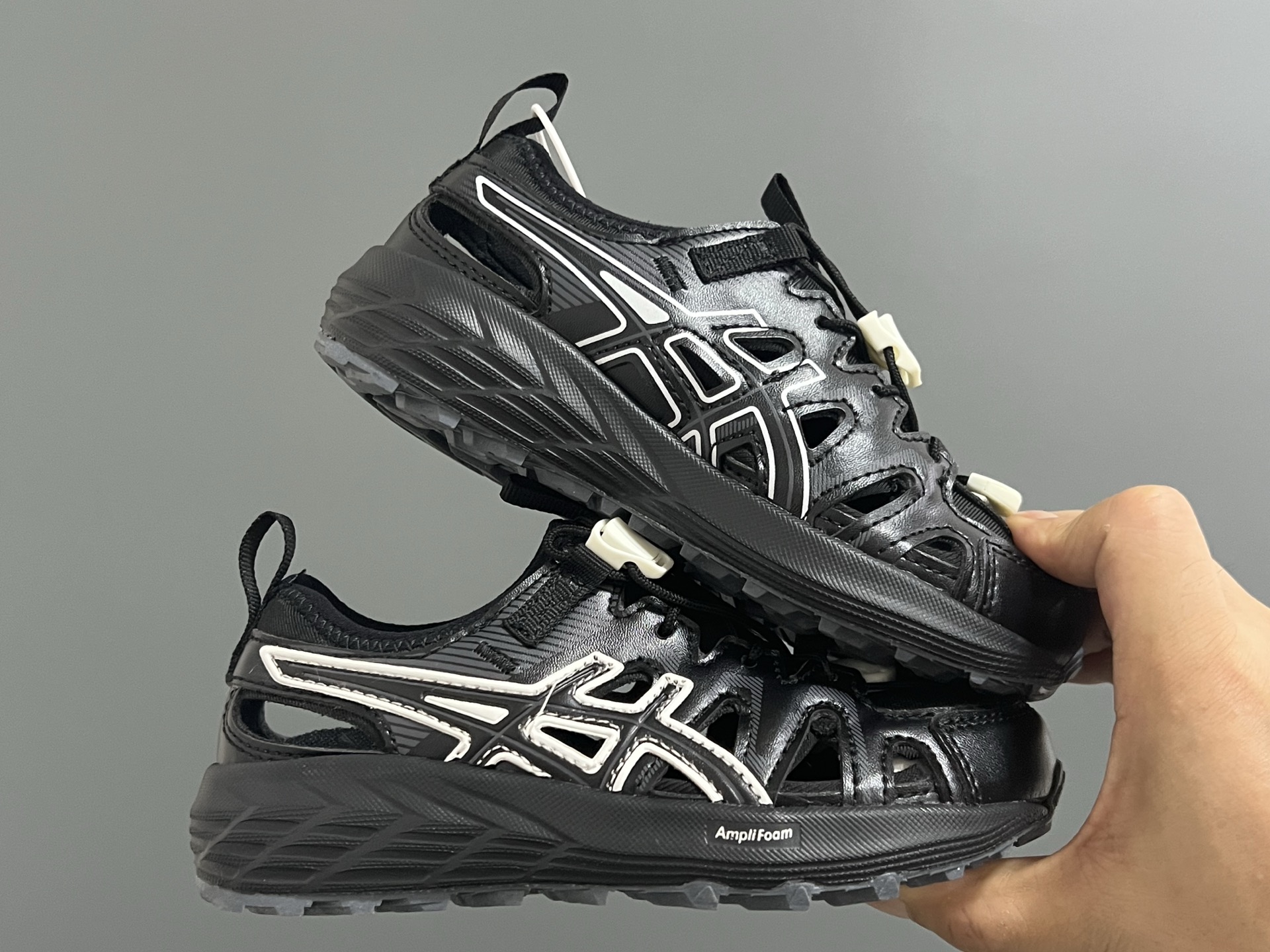 图片[9]-海外版YSS新款GEL- SONOMASE 儿童镂空沙滩凉鞋 尺码：27-39码 经典镂空设计，透气又舒适☁️ 松紧扣设计，穿脱超方便✌🏻 原装耐磨防滑大底，脚感超赞👍🏻-选品中心