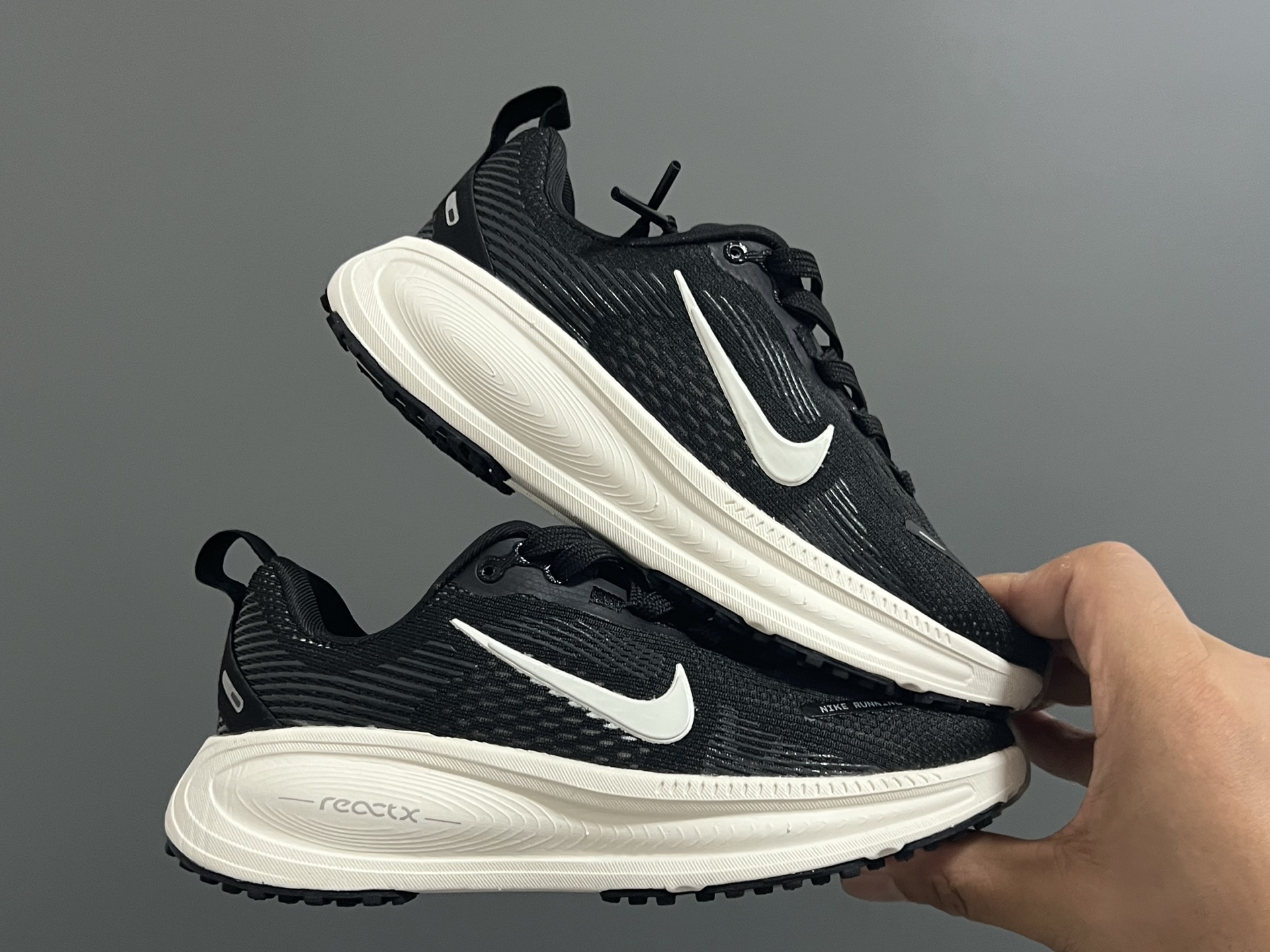 图片[9]-海外版NK新款迈柔儿童运动跑步鞋 尺码：28-37码 专柜同步新款🆕 优质面料拼接☁️ 透气又舒适✌🏻 原装耐磨防滑大底，满足日常运动需求👍🏻 开学超合适❤️-选品中心