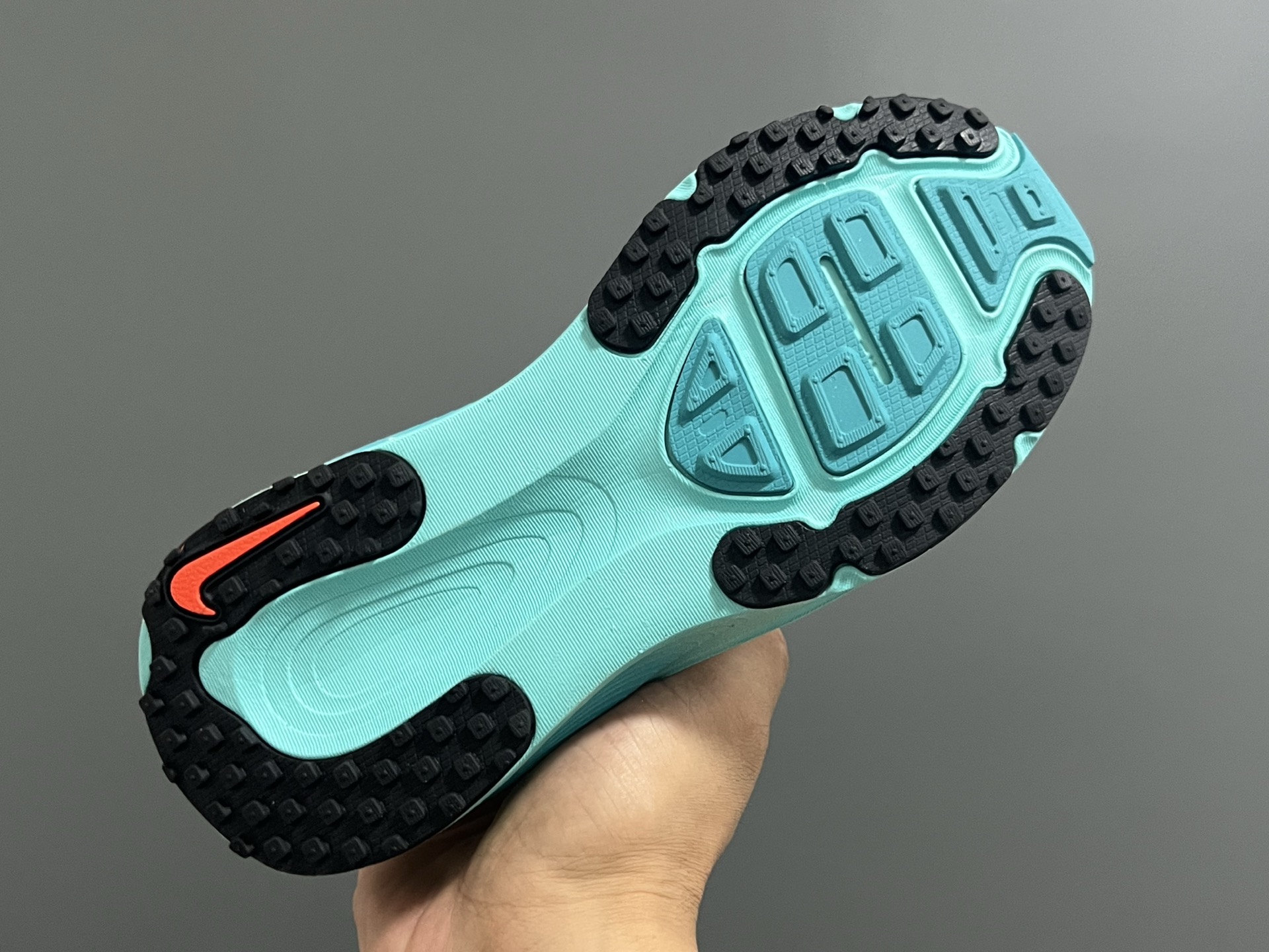 图片[5]-海外版NK新款迈柔儿童运动跑步鞋 尺码：28-37码 专柜同步新款🆕 优质面料拼接☁️ 透气又舒适✌🏻 原装耐磨防滑大底，满足日常运动需求👍🏻 开学超合适❤️-选品中心