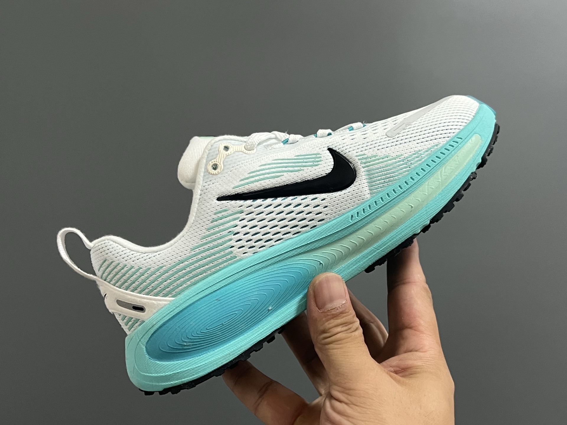 图片[6]-海外版NK新款迈柔儿童运动跑步鞋 尺码：28-37码 专柜同步新款🆕 优质面料拼接☁️ 透气又舒适✌🏻 原装耐磨防滑大底，满足日常运动需求👍🏻 开学超合适❤️-选品中心