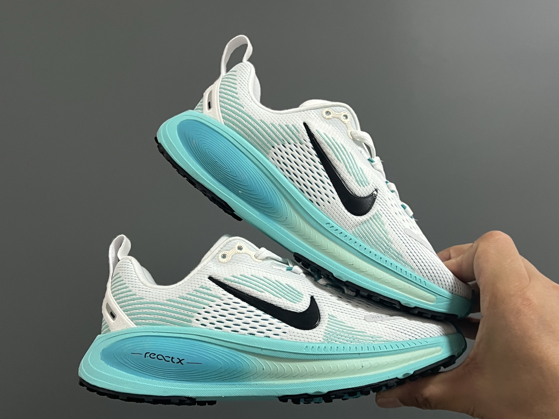 图片[9]-海外版NK新款迈柔儿童运动跑步鞋 尺码：28-37码 专柜同步新款🆕 优质面料拼接☁️ 透气又舒适✌🏻 原装耐磨防滑大底，满足日常运动需求👍🏻 开学超合适❤️-选品中心