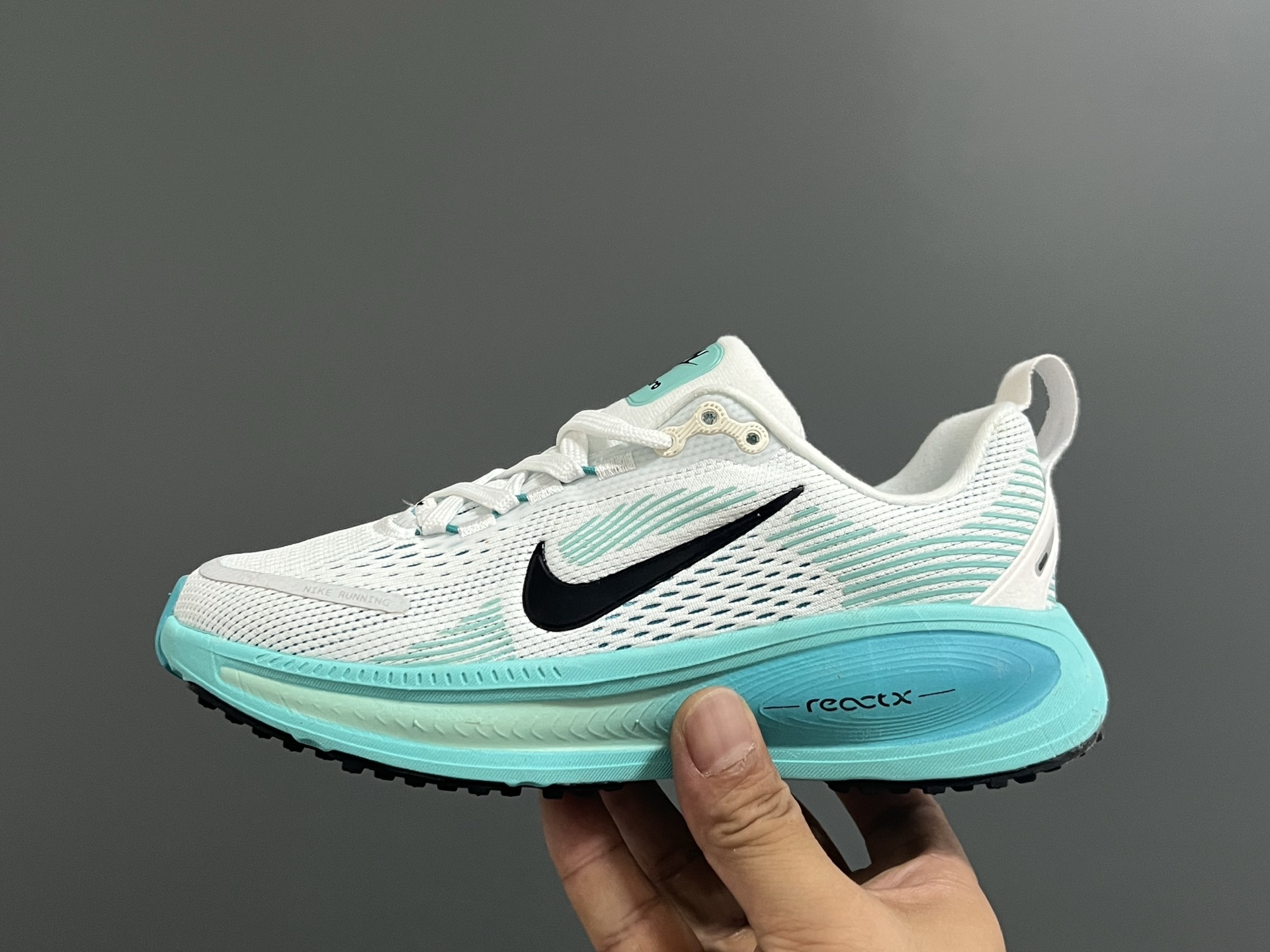 图片[3]-海外版NK新款迈柔儿童运动跑步鞋 尺码：28-37码 专柜同步新款🆕 优质面料拼接☁️ 透气又舒适✌🏻 原装耐磨防滑大底，满足日常运动需求👍🏻 开学超合适❤️-选品中心