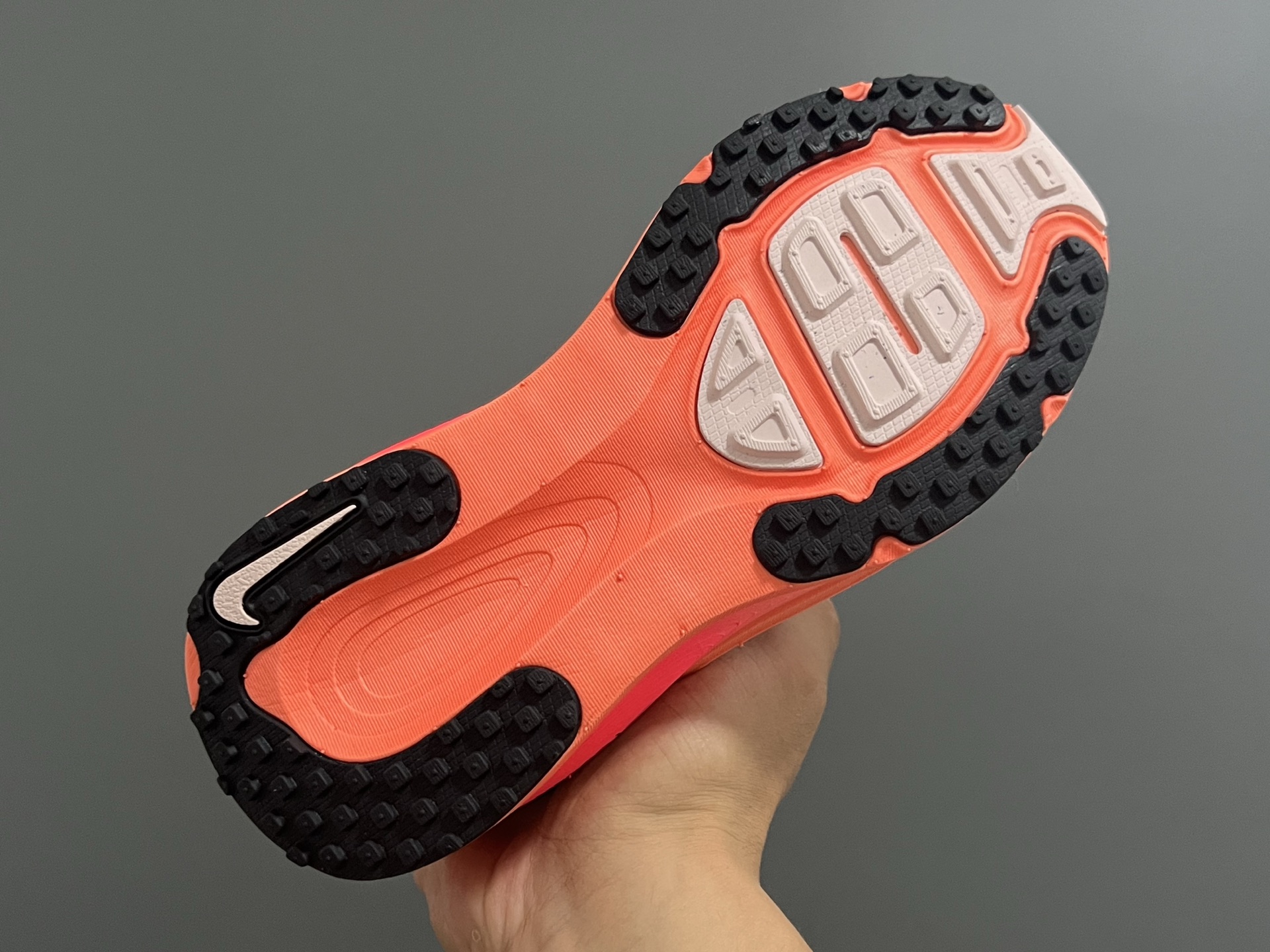 图片[5]-海外版NK新款迈柔儿童运动跑步鞋 尺码：28-37码 专柜同步新款🆕 优质面料拼接☁️ 透气又舒适✌🏻 原装耐磨防滑大底，满足日常运动需求👍🏻 开学超合适❤️-选品中心