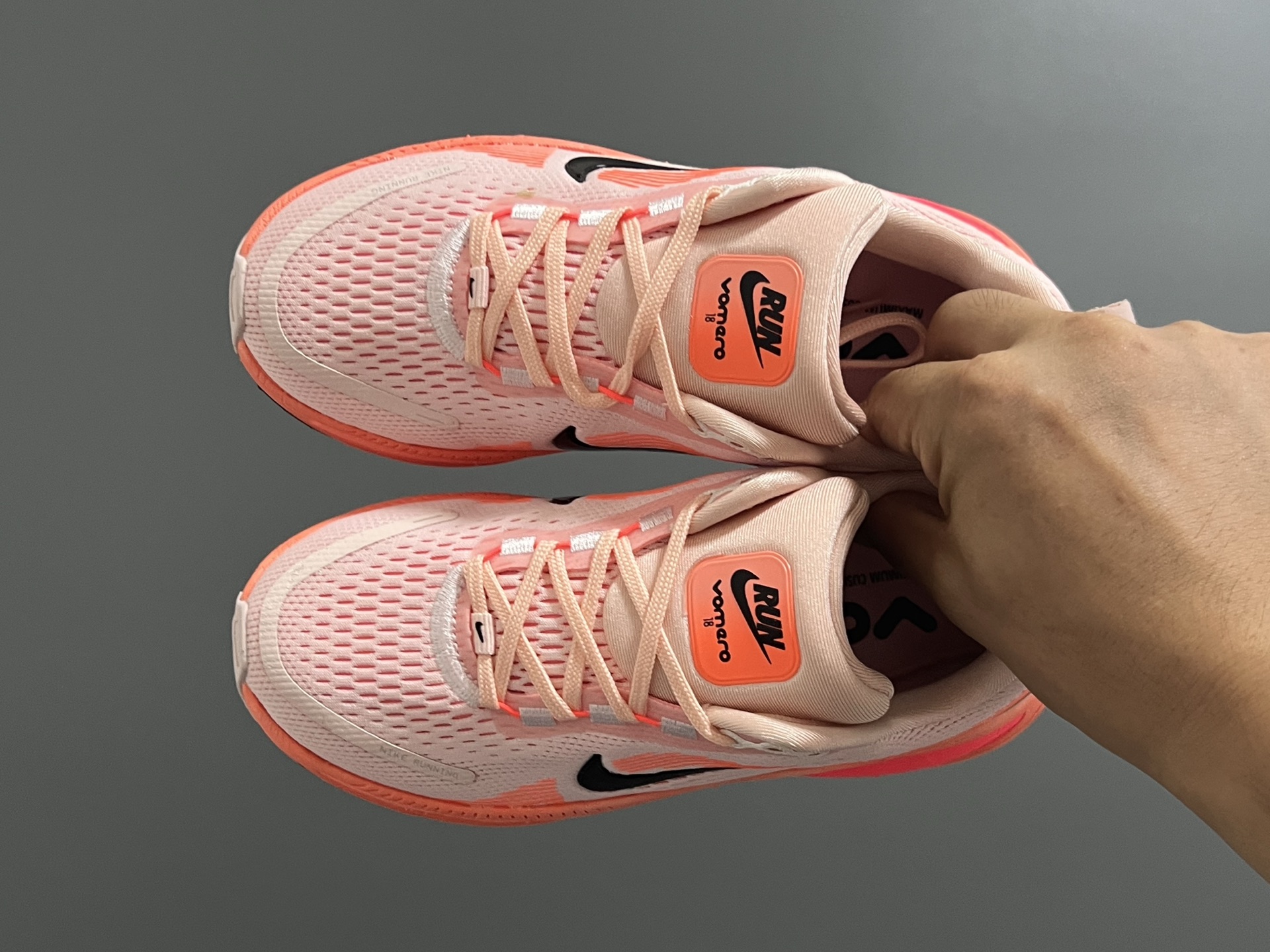 图片[2]-海外版NK新款迈柔儿童运动跑步鞋 尺码：28-37码 专柜同步新款🆕 优质面料拼接☁️ 透气又舒适✌🏻 原装耐磨防滑大底，满足日常运动需求👍🏻 开学超合适❤️-选品中心