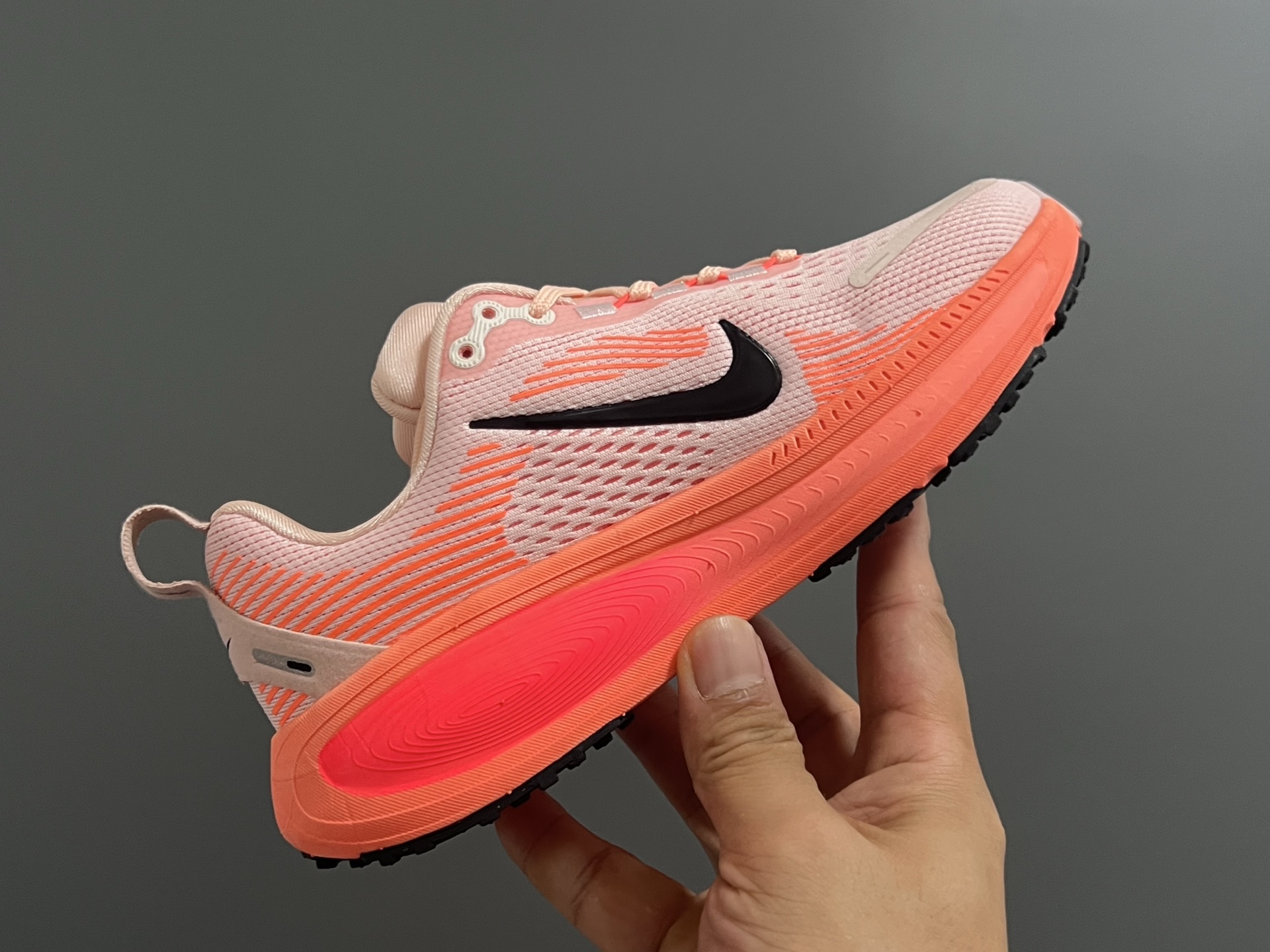 图片[8]-海外版NK新款迈柔儿童运动跑步鞋 尺码：28-37码 专柜同步新款🆕 优质面料拼接☁️ 透气又舒适✌🏻 原装耐磨防滑大底，满足日常运动需求👍🏻 开学超合适❤️-选品中心