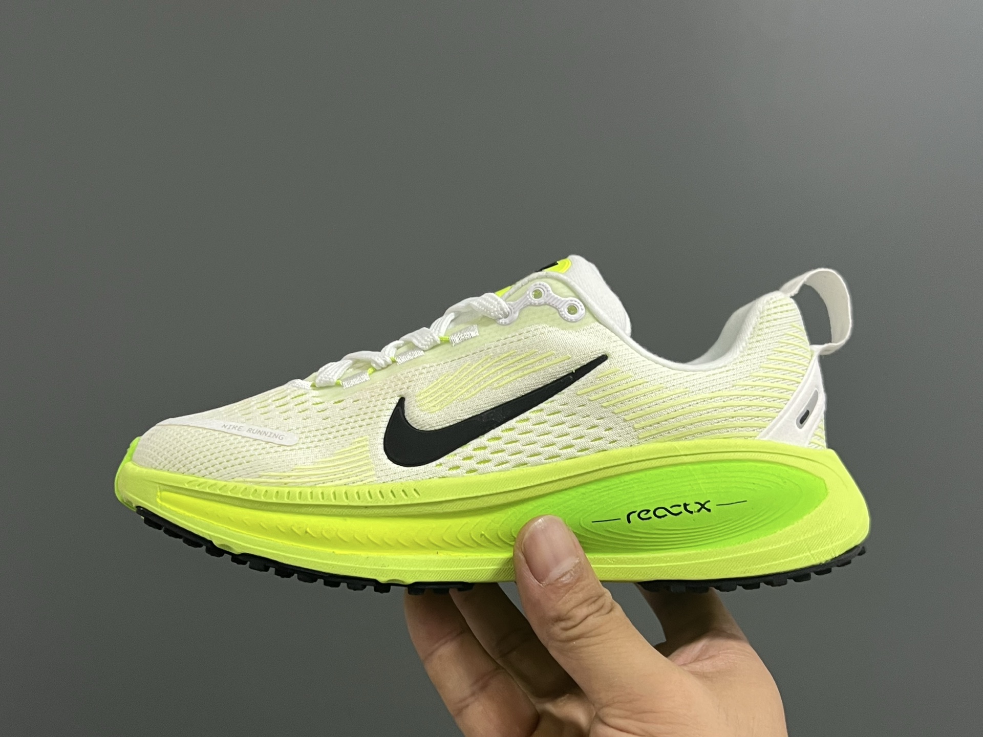 图片[4]-海外版NK新款迈柔儿童运动跑步鞋 尺码：28-37码 专柜同步新款🆕 优质面料拼接☁️ 透气又舒适✌🏻 原装耐磨防滑大底，满足日常运动需求👍🏻 开学超合适❤️-选品中心