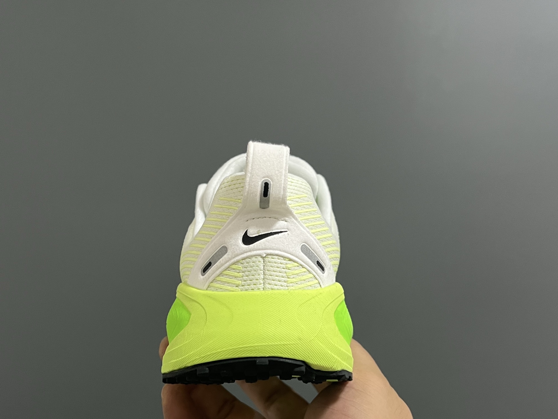 图片[7]-海外版NK新款迈柔儿童运动跑步鞋 尺码：28-37码 专柜同步新款🆕 优质面料拼接☁️ 透气又舒适✌🏻 原装耐磨防滑大底，满足日常运动需求👍🏻 开学超合适❤️-选品中心