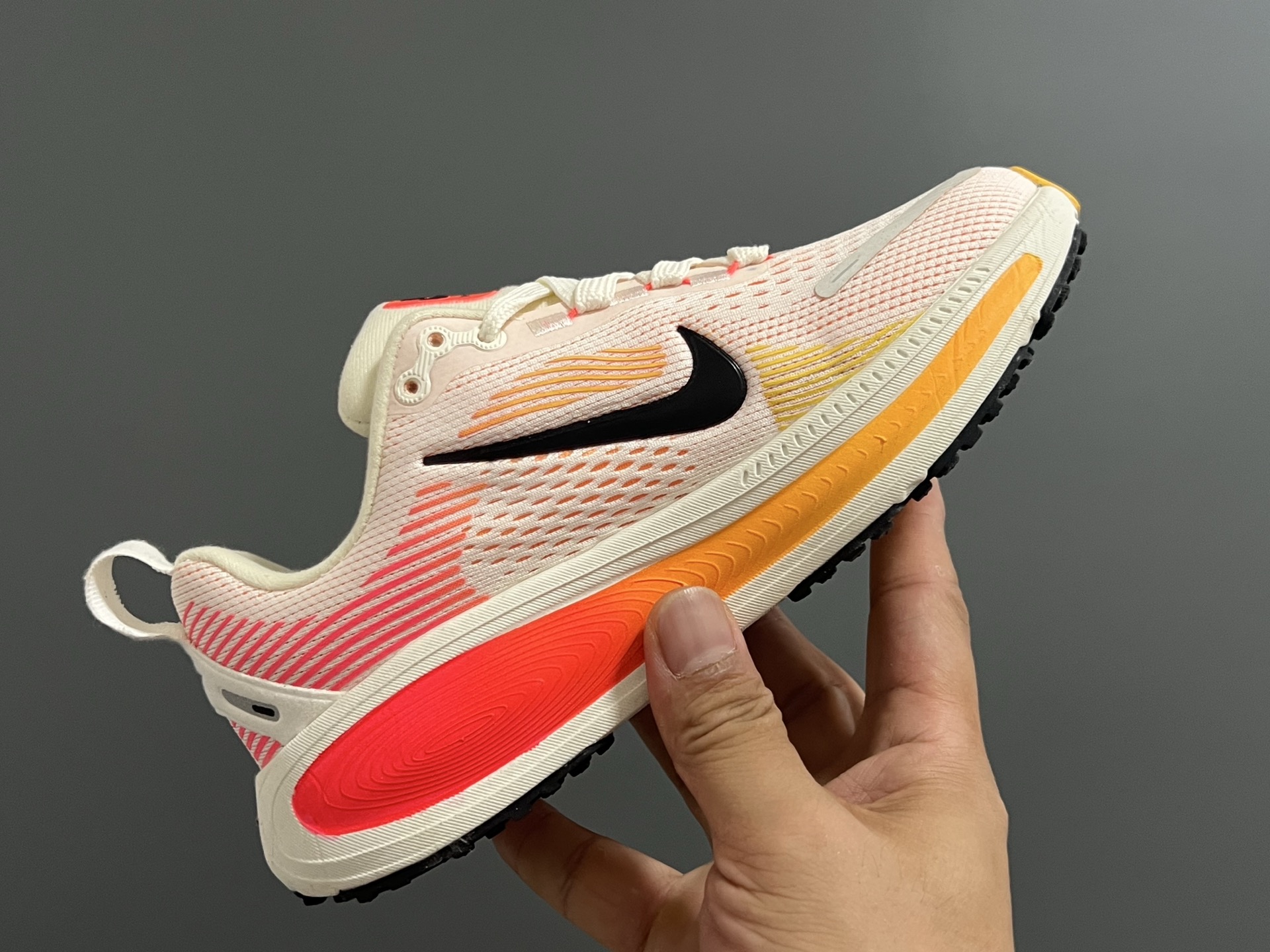 图片[5]-海外版NK新款迈柔儿童运动跑步鞋 尺码：28-37码 专柜同步新款🆕 优质面料拼接☁️ 透气又舒适✌🏻 原装耐磨防滑大底，满足日常运动需求👍🏻 开学超合适❤️-选品中心