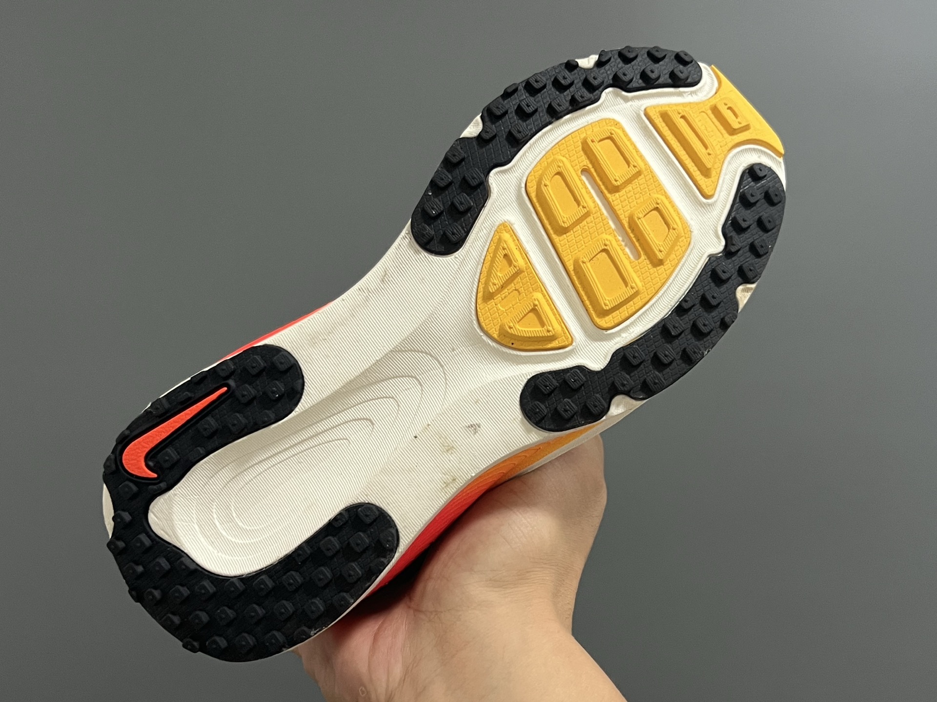 图片[6]-海外版NK新款迈柔儿童运动跑步鞋 尺码：28-37码 专柜同步新款🆕 优质面料拼接☁️ 透气又舒适✌🏻 原装耐磨防滑大底，满足日常运动需求👍🏻 开学超合适❤️-选品中心