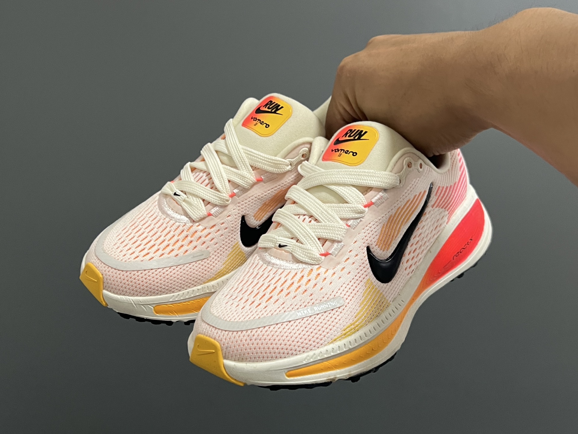 图片[2]-海外版NK新款迈柔儿童运动跑步鞋 尺码：28-37码 专柜同步新款🆕 优质面料拼接☁️ 透气又舒适✌🏻 原装耐磨防滑大底，满足日常运动需求👍🏻 开学超合适❤️-选品中心