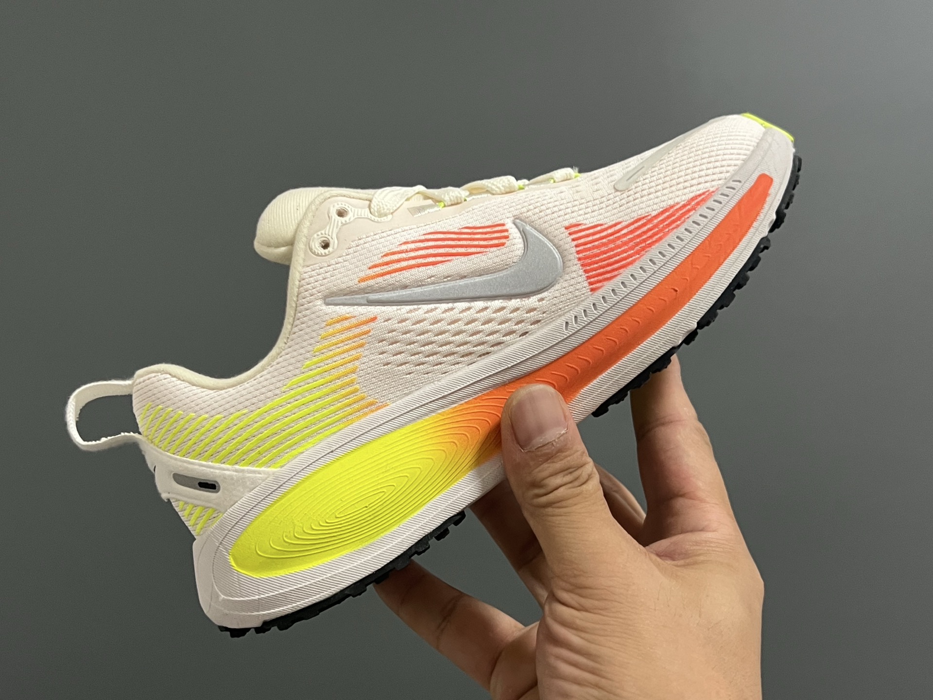 图片[8]-海外版NK新款迈柔儿童运动跑步鞋 尺码：28-37码 专柜同步新款🆕 优质面料拼接☁️ 透气又舒适✌🏻 原装耐磨防滑大底，满足日常运动需求👍🏻 开学超合适❤️-选品中心