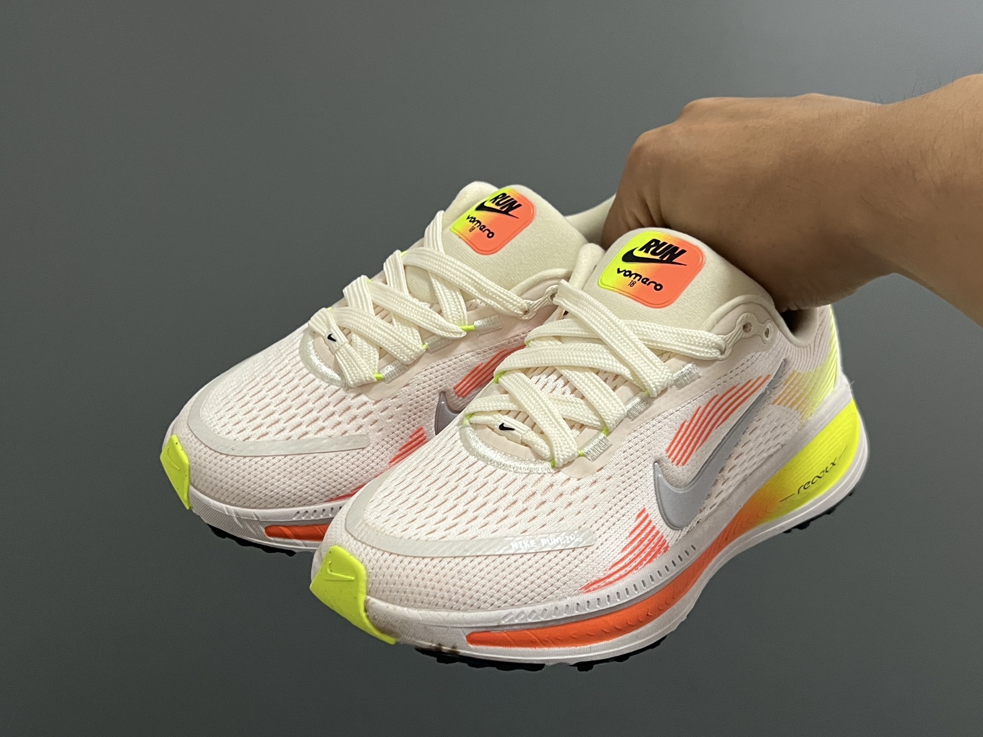 海外版NK新款迈柔儿童运动跑步鞋 尺码：28-37码 专柜同步新款🆕 优质面料拼接☁️ 透气又舒适✌🏻 原装耐磨防滑大底，满足日常运动需求👍🏻 开学超合适❤️-选品中心