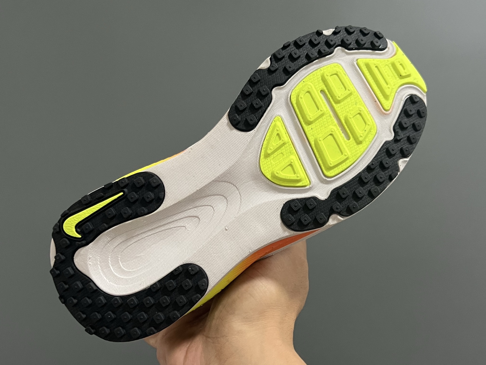 图片[6]-海外版NK新款迈柔儿童运动跑步鞋 尺码：28-37码 专柜同步新款🆕 优质面料拼接☁️ 透气又舒适✌🏻 原装耐磨防滑大底，满足日常运动需求👍🏻 开学超合适❤️-选品中心