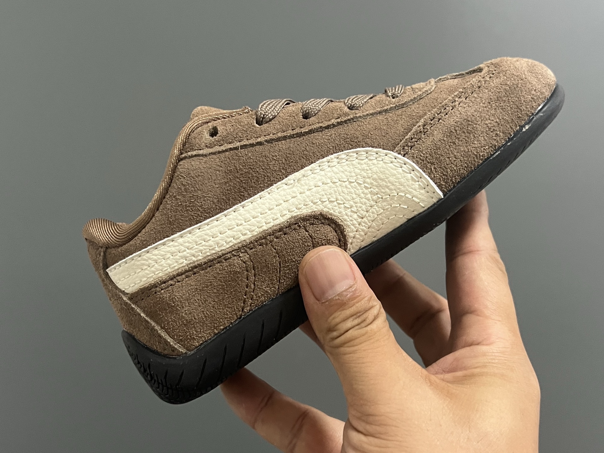 图片[6]-活动彪M新款复古德训儿童休闲鞋 尺码：24-35码 经典PUMA🏎️系列🆕 优质猪八革面料，质感满满💯 两幅鞋带替换，附赠鞋带扣✔️ 橡胶耐磨防滑大底，脚感不言而喻☁️-选品中心