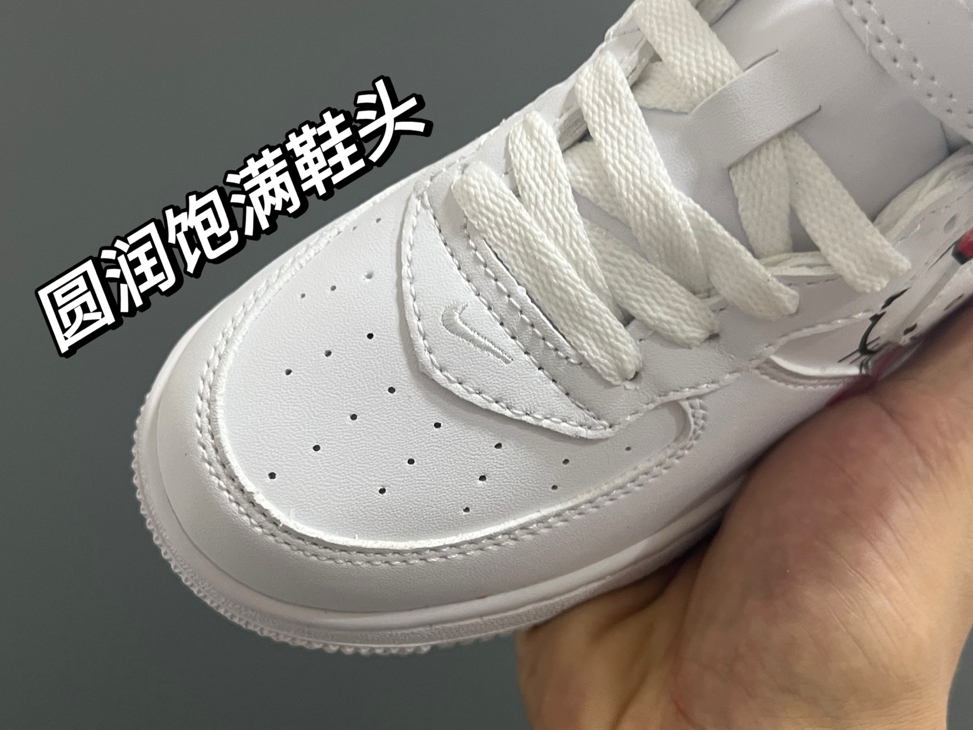 NO:339408,#9 grid details, exquisite print, cute and fashionable, high-quality leather, full of texture, mid-range style design, protecting young ankles, Nike series,19860909#9宫格细节图 精致印花,可爱又不失时尚 优质皮料,质感满满 中帮款式设计,保护稚嫩脚踝,耐克系列,,Children's