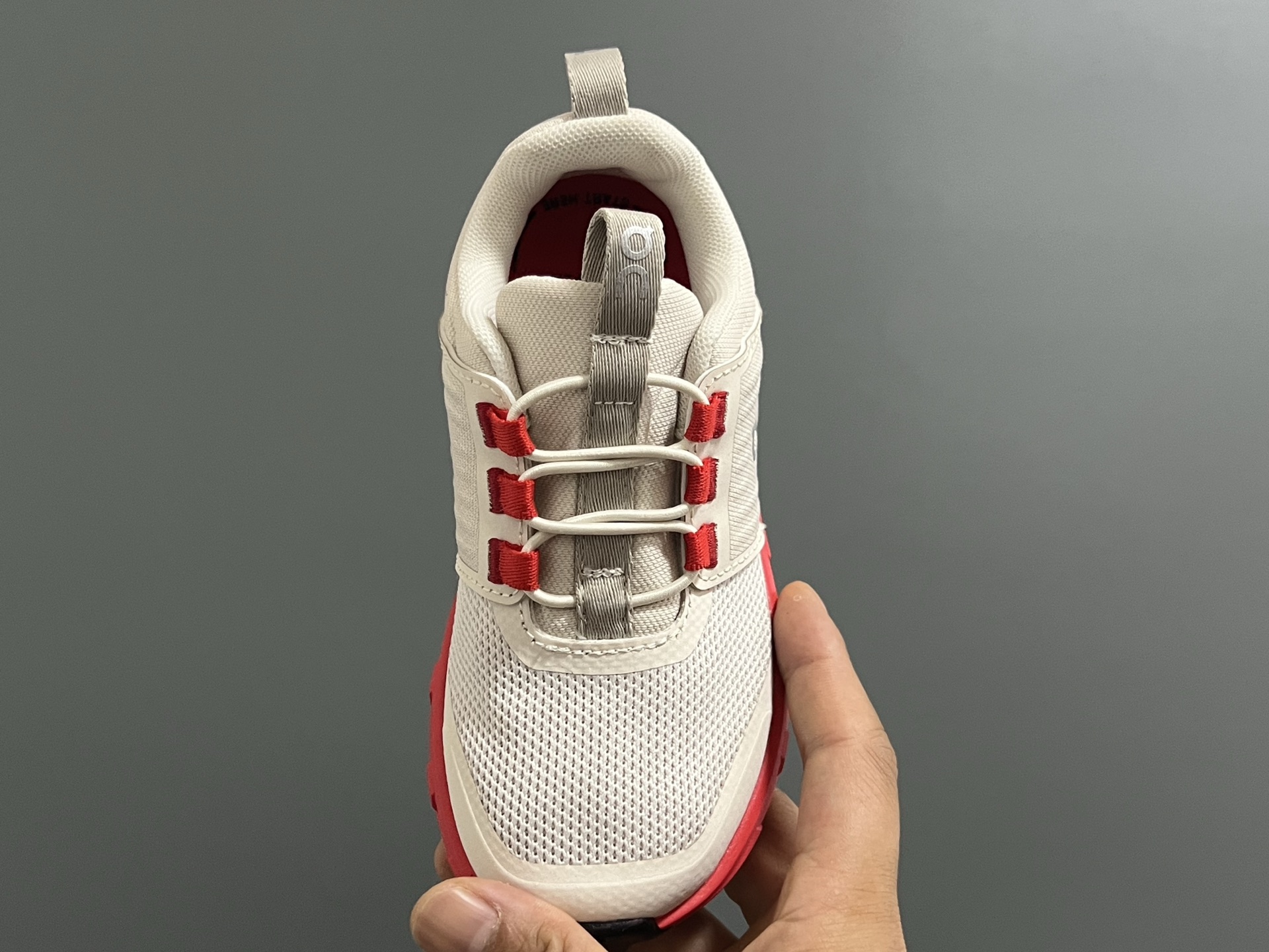 图片[8]-昂跑新款云朵cloudswift Kids松紧带儿童运动鞋26-37码 明星力荐童款👍🏻松紧带设计，穿脱方便✌🏻云朵般柔软大底，脚感超赞✅-选品中心