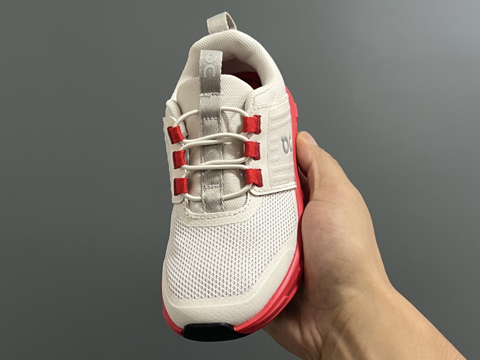 图片[3]-昂跑新款云朵cloudswift Kids松紧带儿童运动鞋26-37码 明星力荐童款👍🏻松紧带设计，穿脱方便✌🏻云朵般柔软大底，脚感超赞✅-选品中心