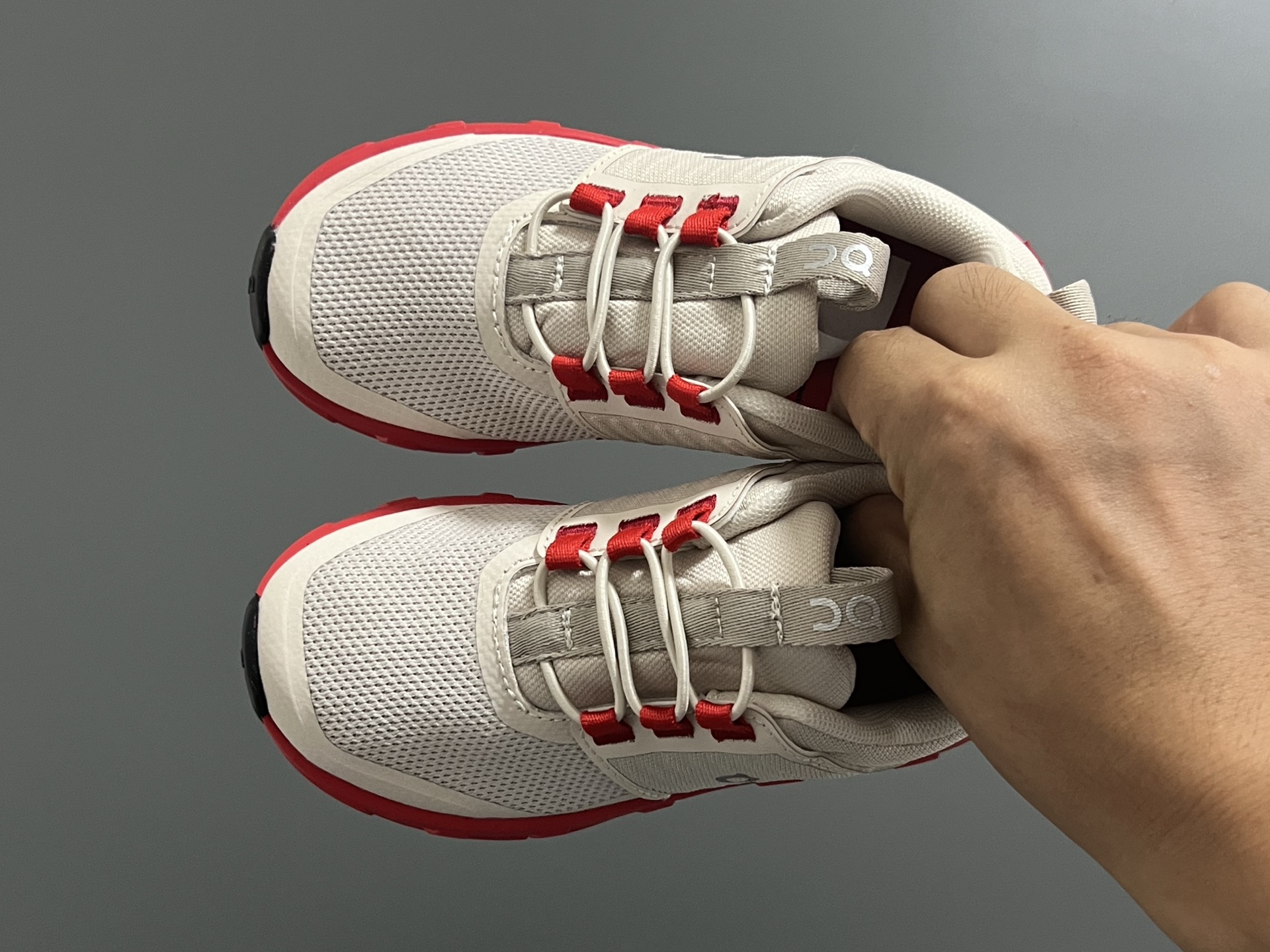 昂跑新款云朵cloudswift Kids松紧带儿童运动鞋26-37码 明星力荐童款👍🏻松紧带设计，穿脱方便✌🏻云朵般柔软大底，脚感超赞✅-选品中心